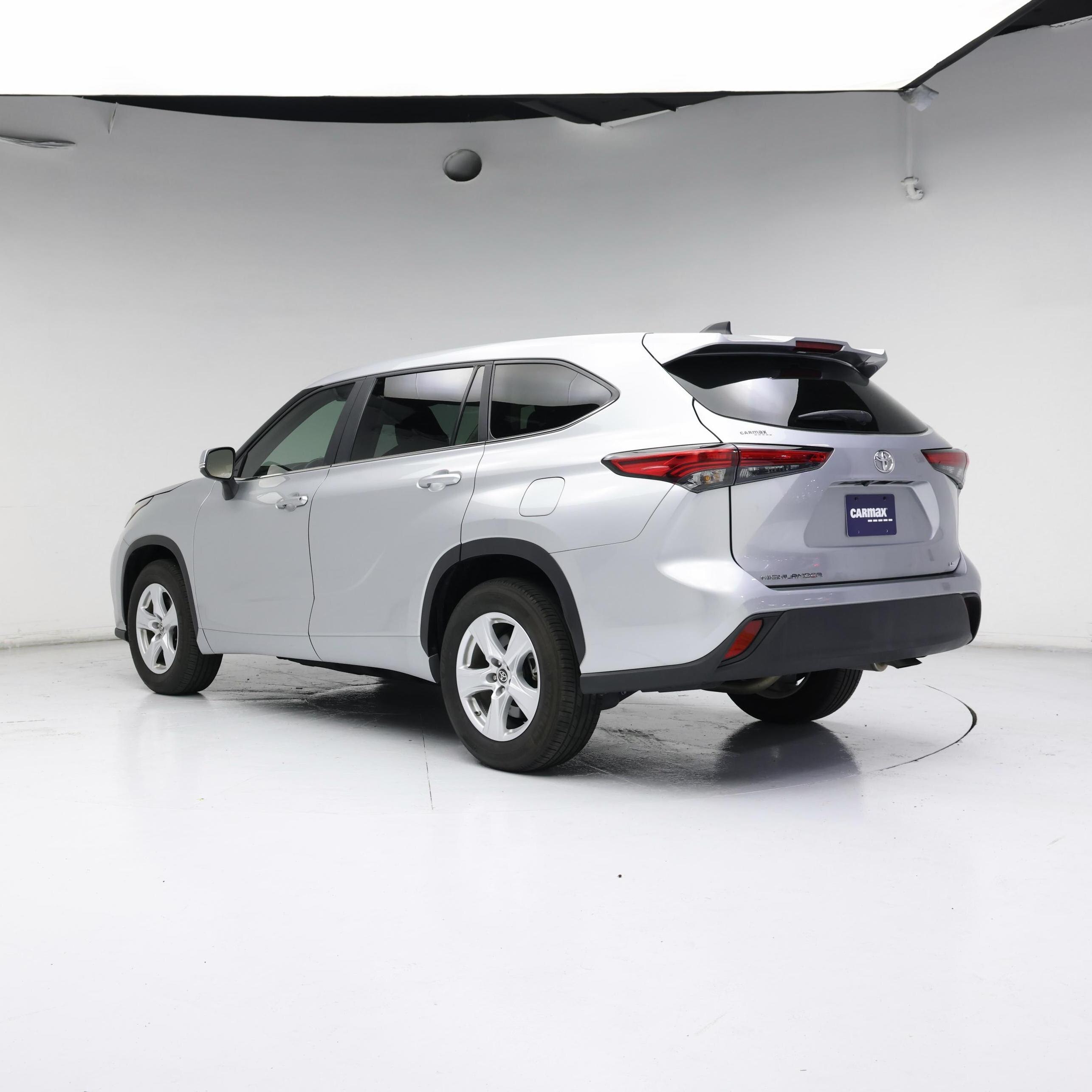 Thumbnail: 2023 Toyota Highlander - 2
