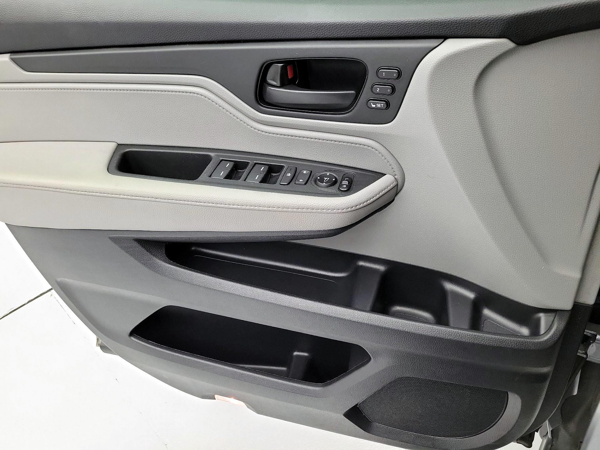 Thumbnail: 2021 Honda Odyssey - 12