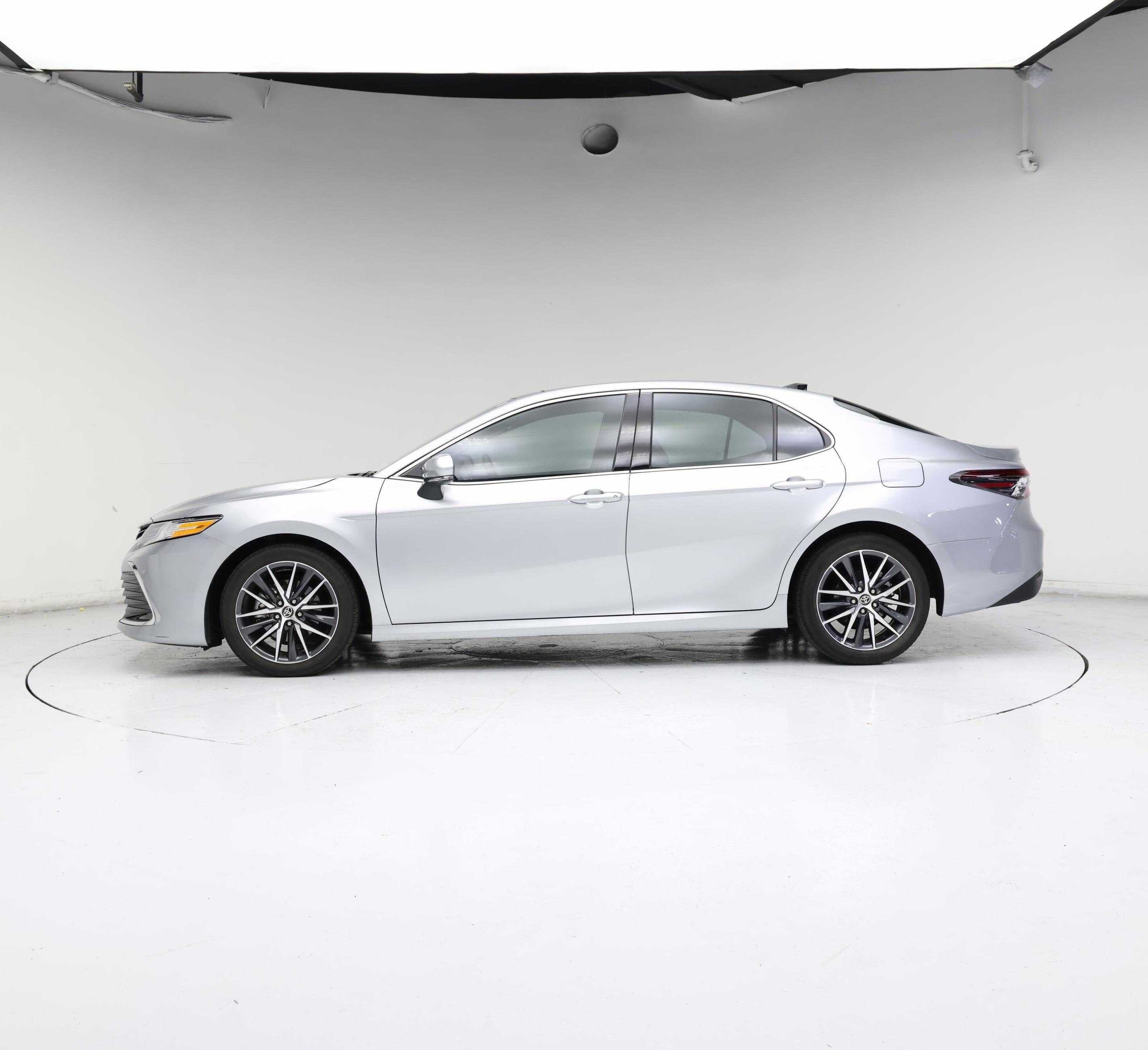 Thumbnail: 2023 Toyota Camry - 3