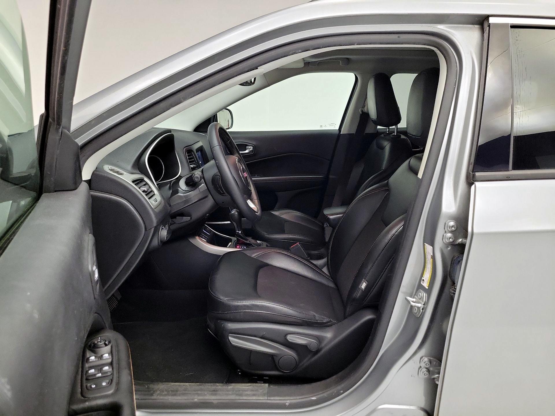 Thumbnail: 2020 Jeep Compass - 11