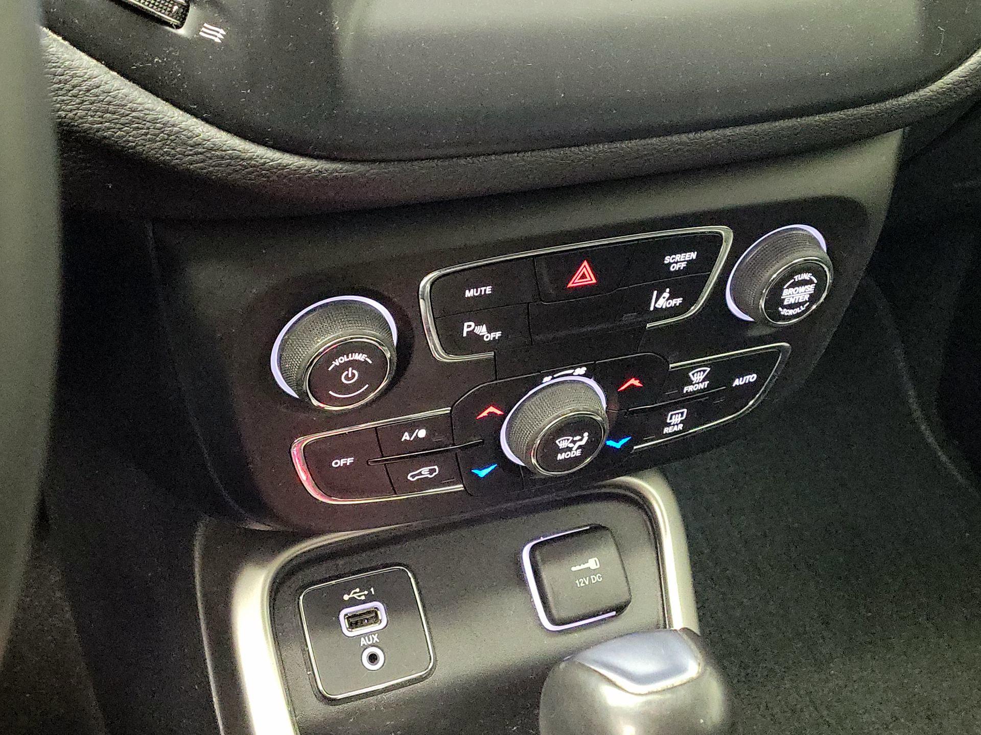 Thumbnail: 2020 Jeep Compass - 16