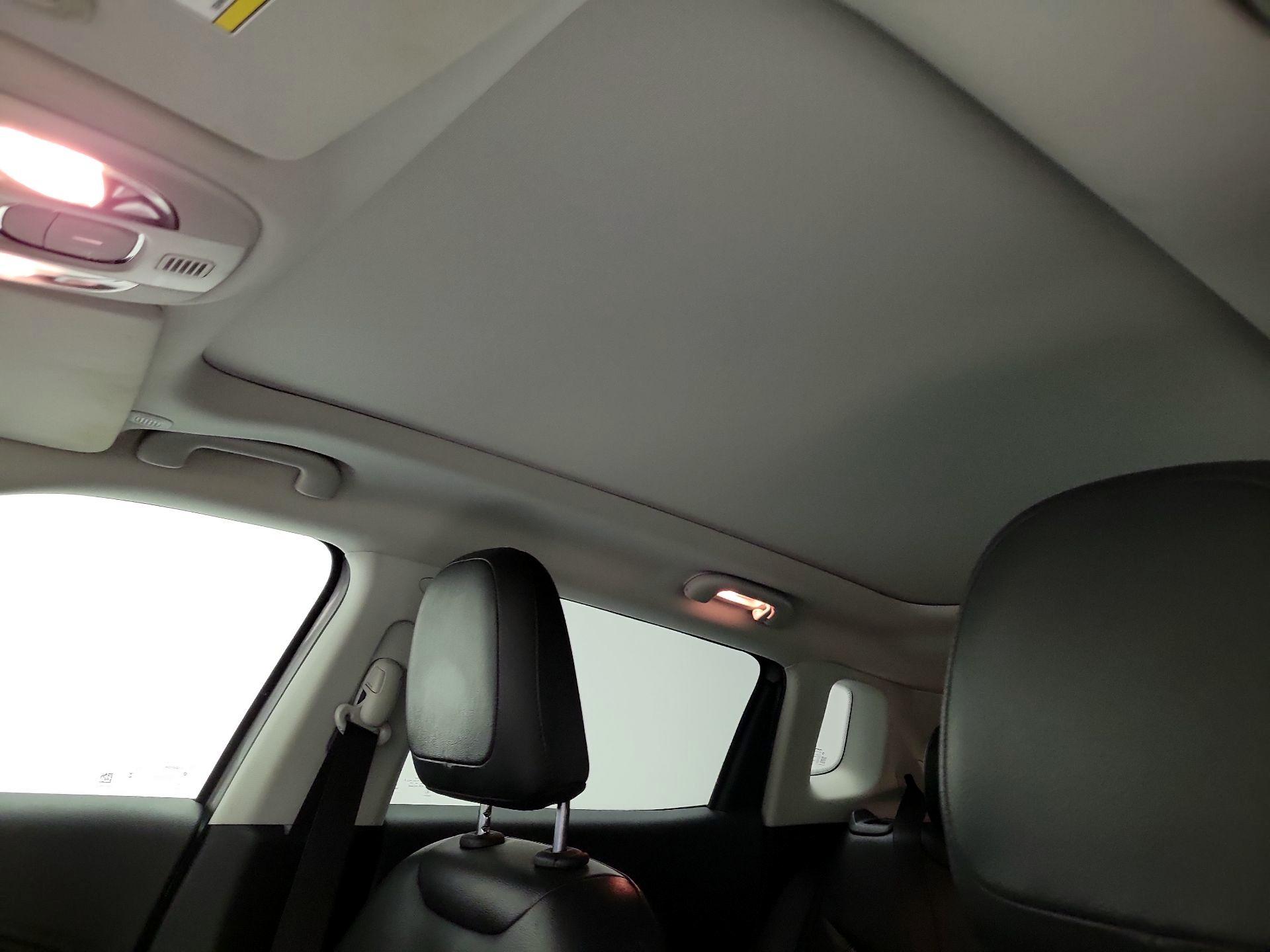 Thumbnail: 2020 Jeep Compass - 19