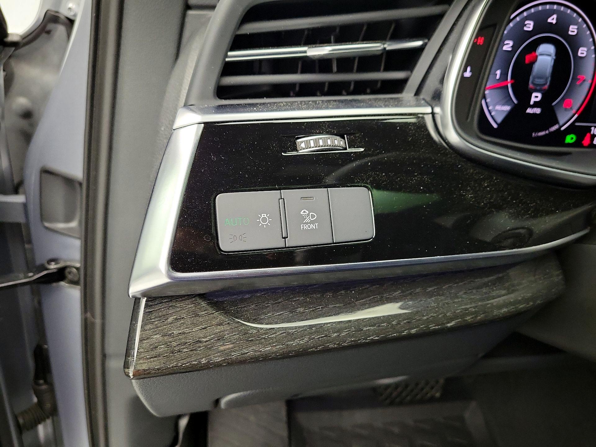 Thumbnail: 2021 Audi Q7 - 13