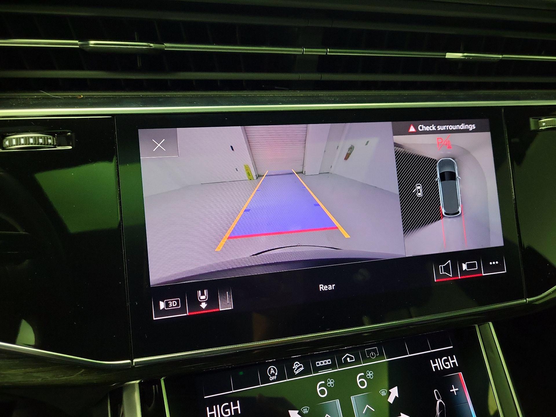 Thumbnail: 2021 Audi Q7 - 14