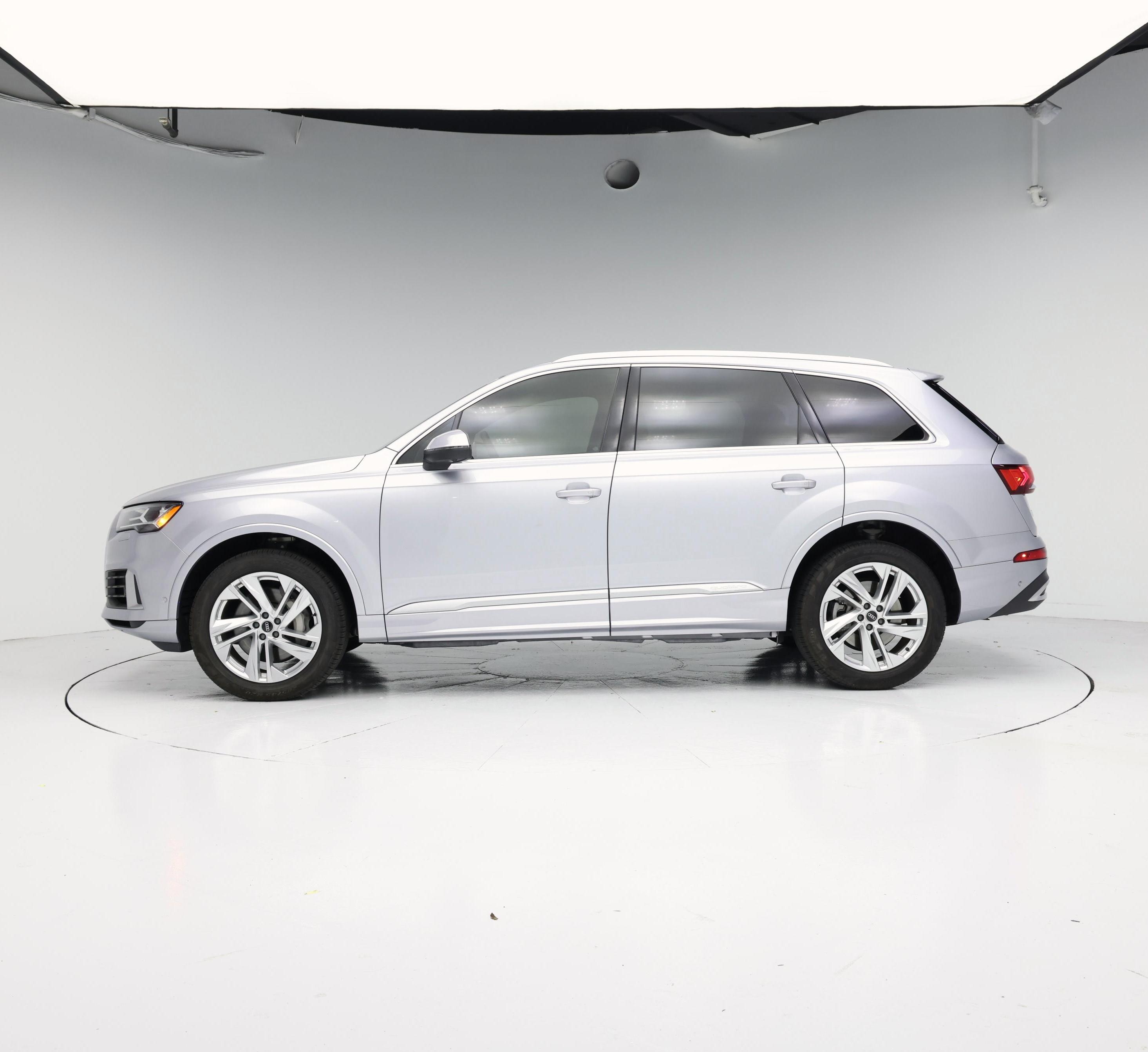 Thumbnail: 2021 Audi Q7 - 3