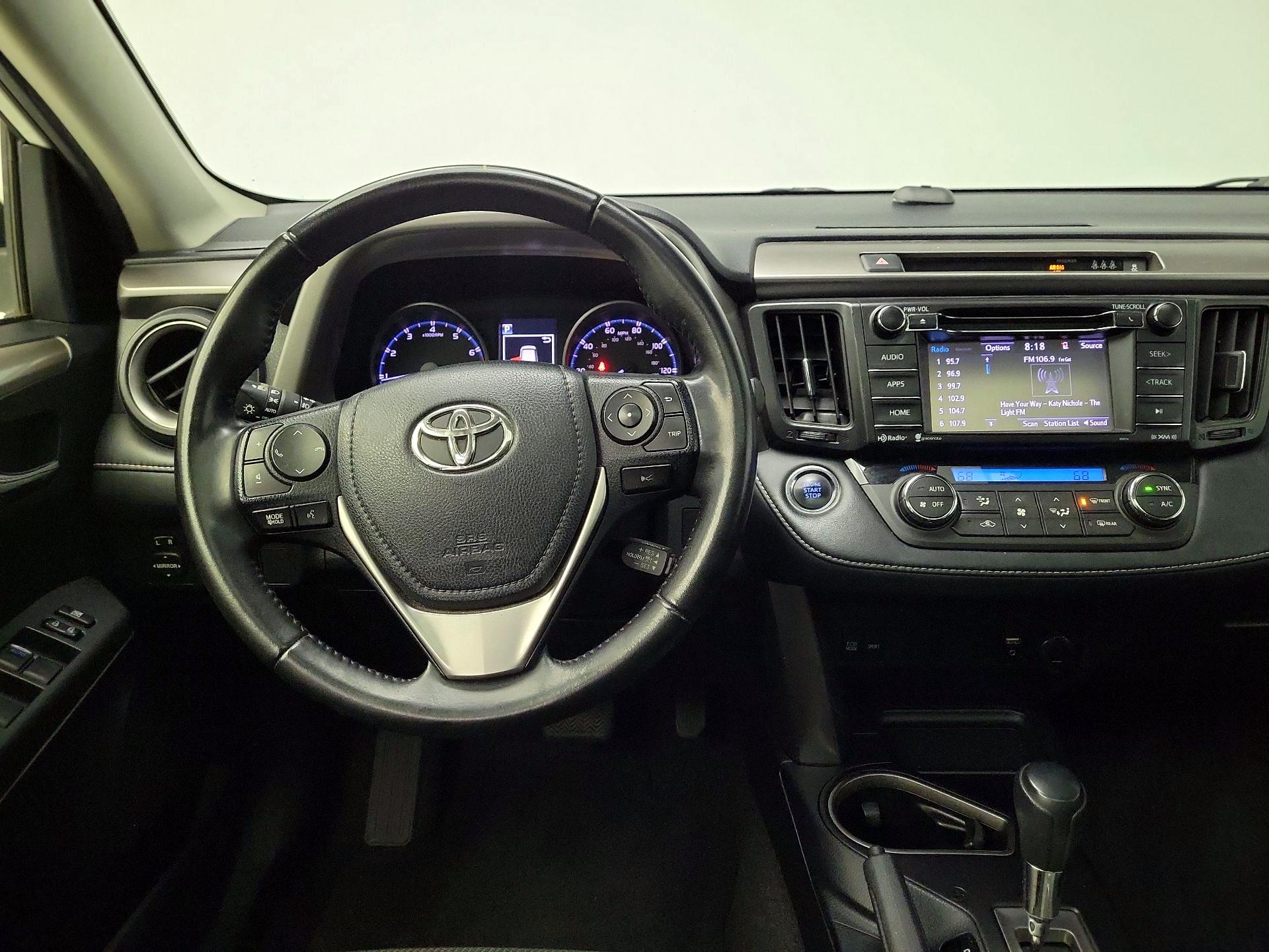 Thumbnail: 2018 Toyota RAV4 - 10