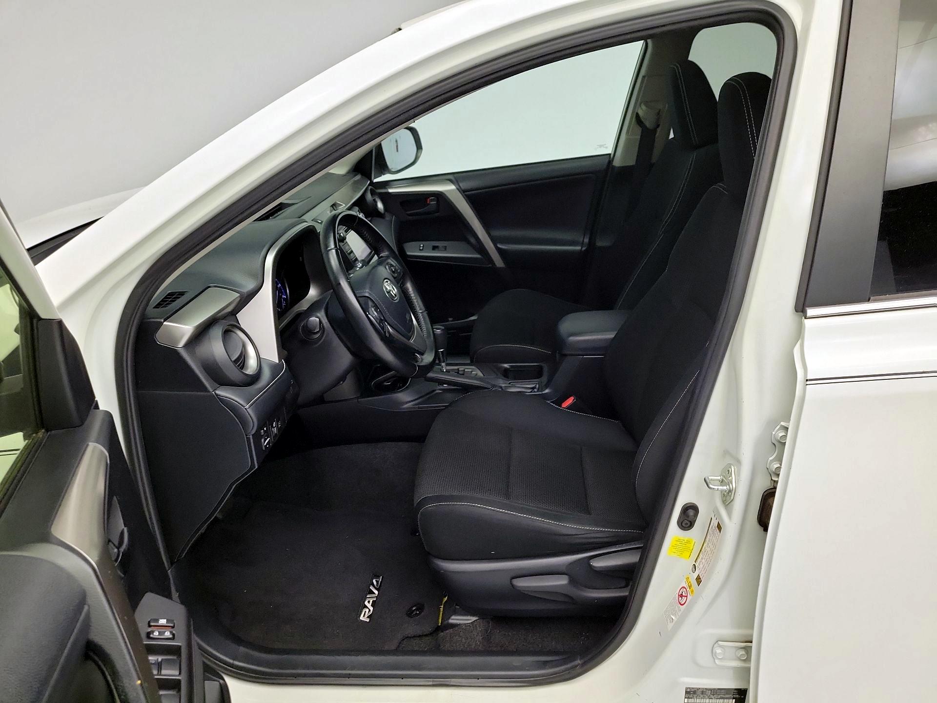 Thumbnail: 2018 Toyota RAV4 - 11