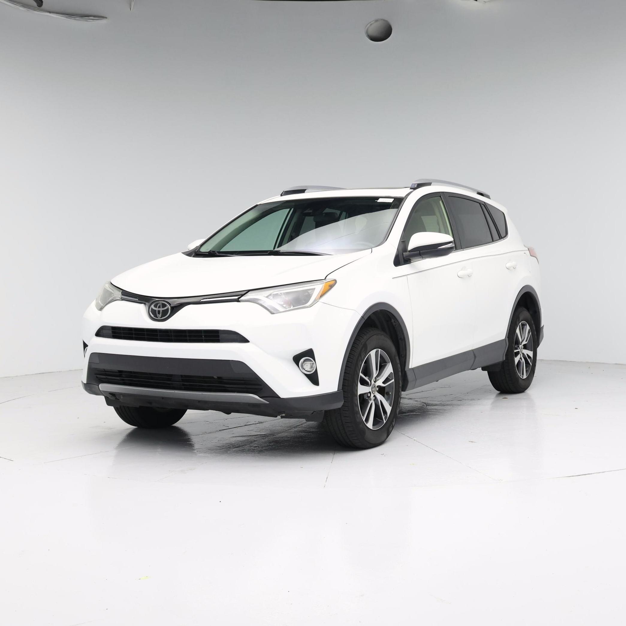 Thumbnail: 2018 Toyota RAV4 - 4