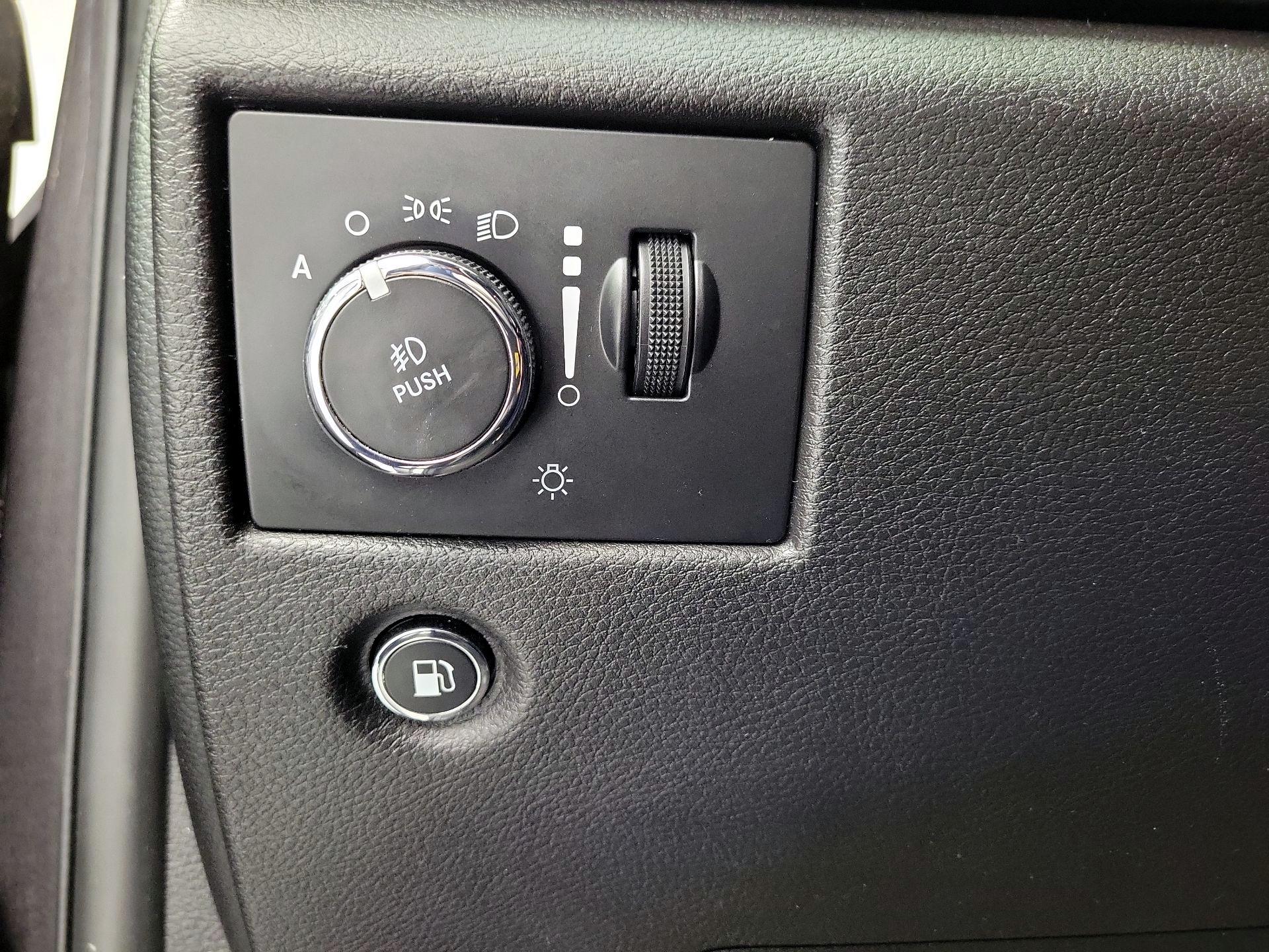 Thumbnail: 2019 Jeep Grand Cherokee - 13