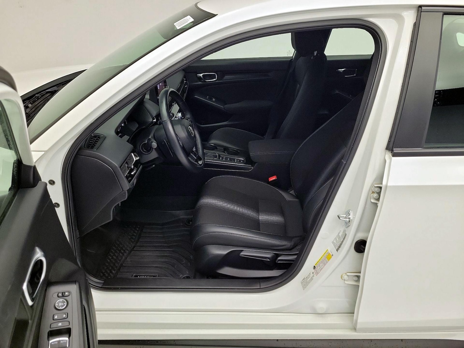 2025 Honda Civic Hatchback Sport - Photo 12