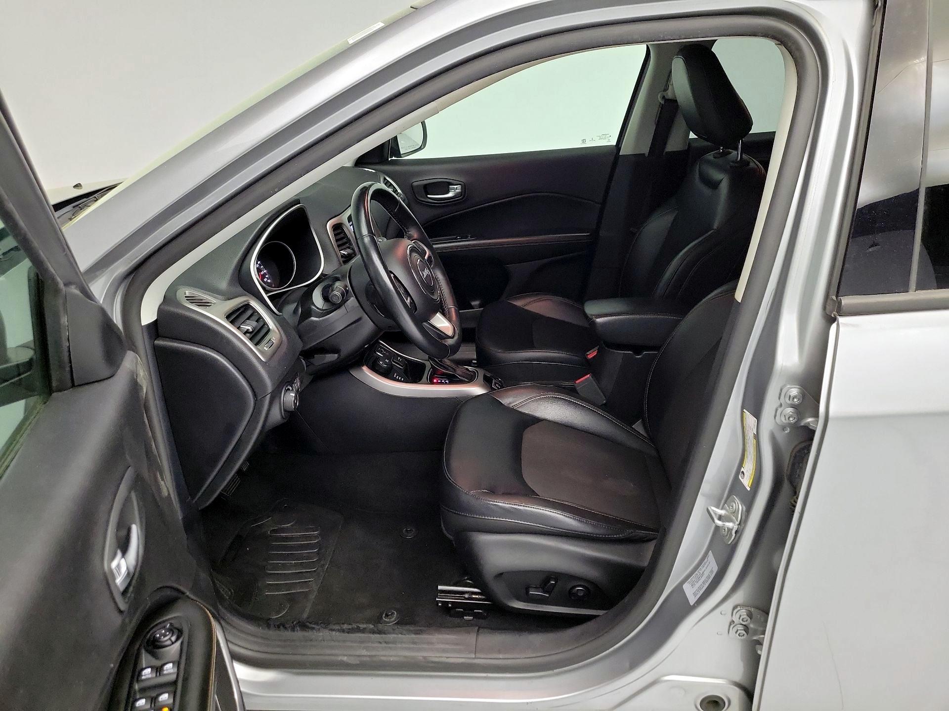 Thumbnail: 2017 Jeep Compass - 11