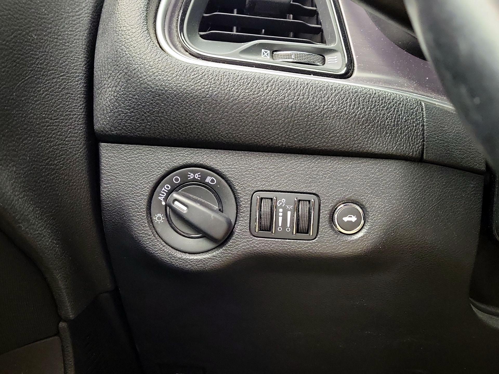 Thumbnail: 2016 Dodge Challenger - 13