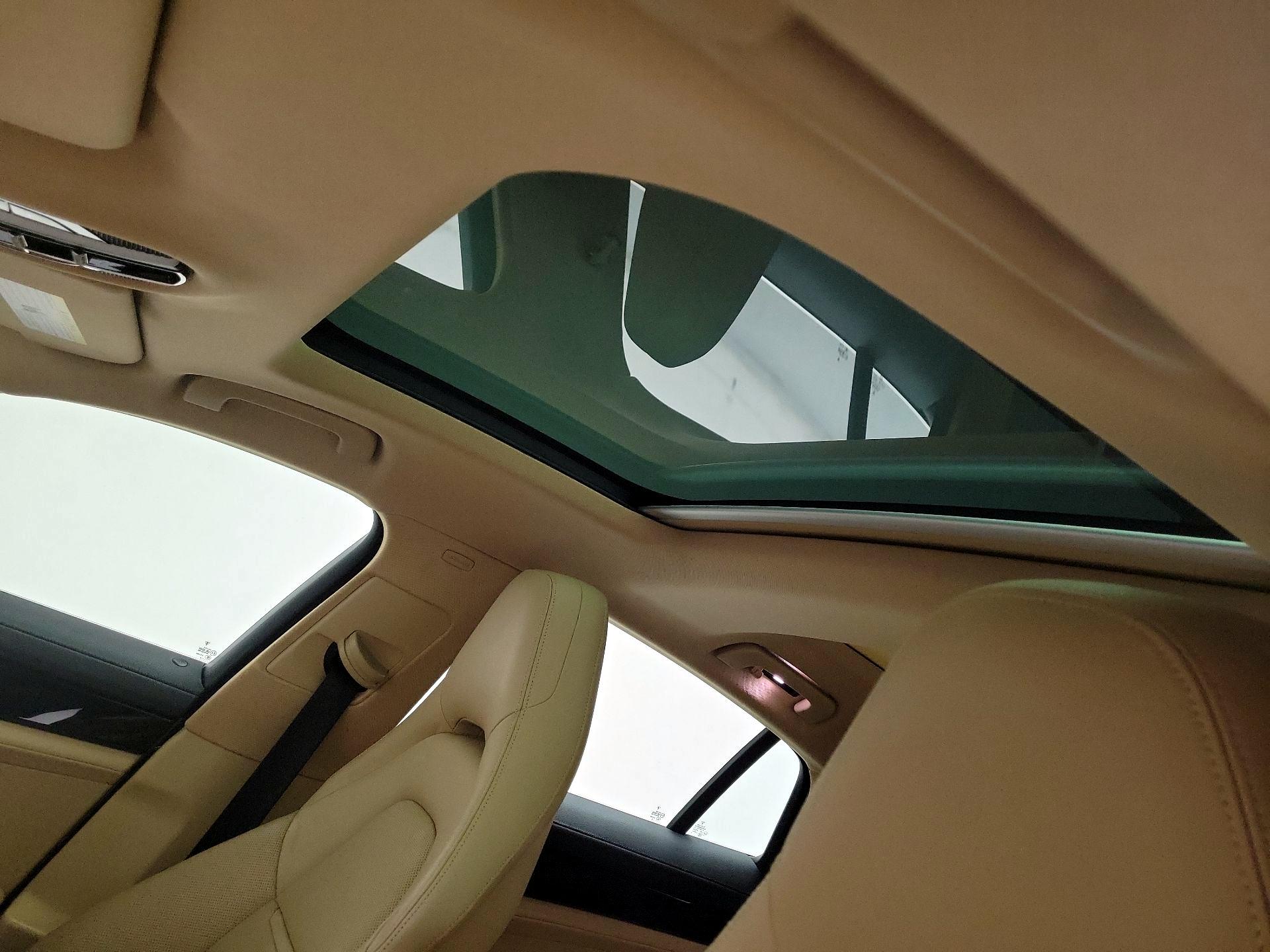 Thumbnail: 2018 Porsche Panamera - 20