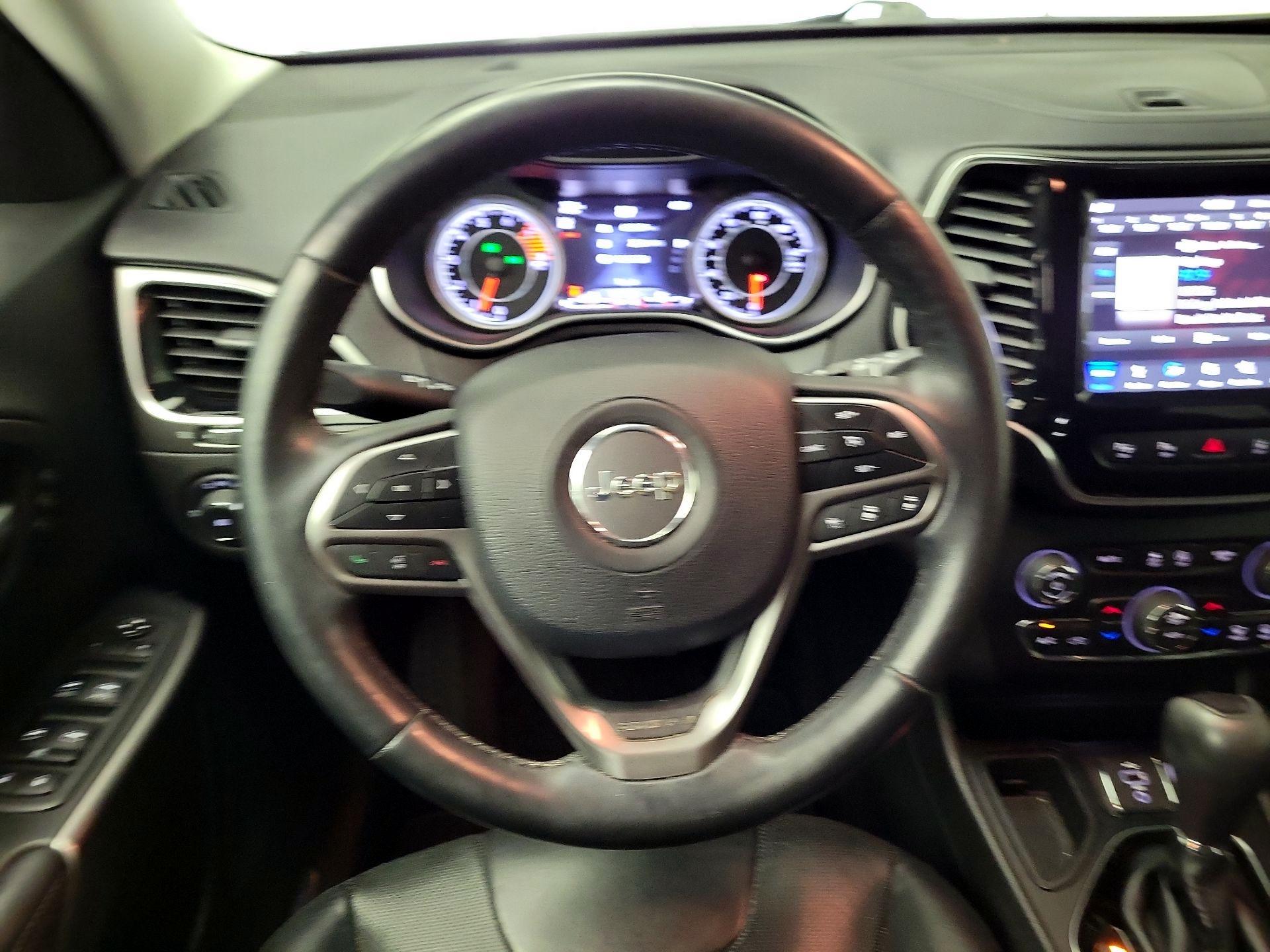 Thumbnail: 2019 Jeep Cherokee - 10