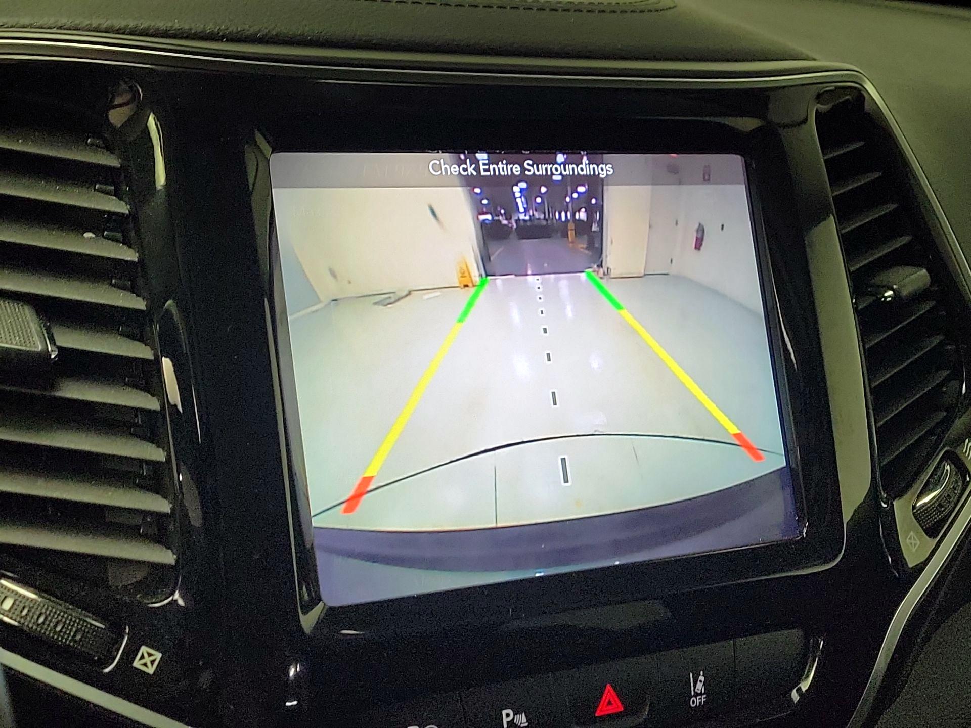 Thumbnail: 2019 Jeep Cherokee - 14