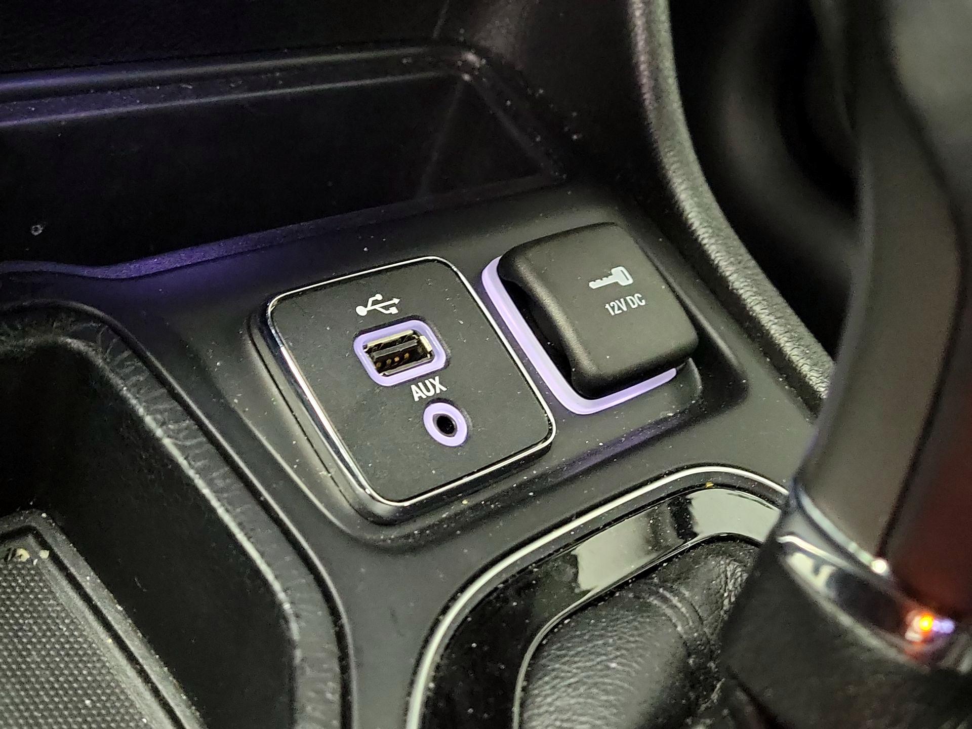 Thumbnail: 2019 Jeep Cherokee - 18