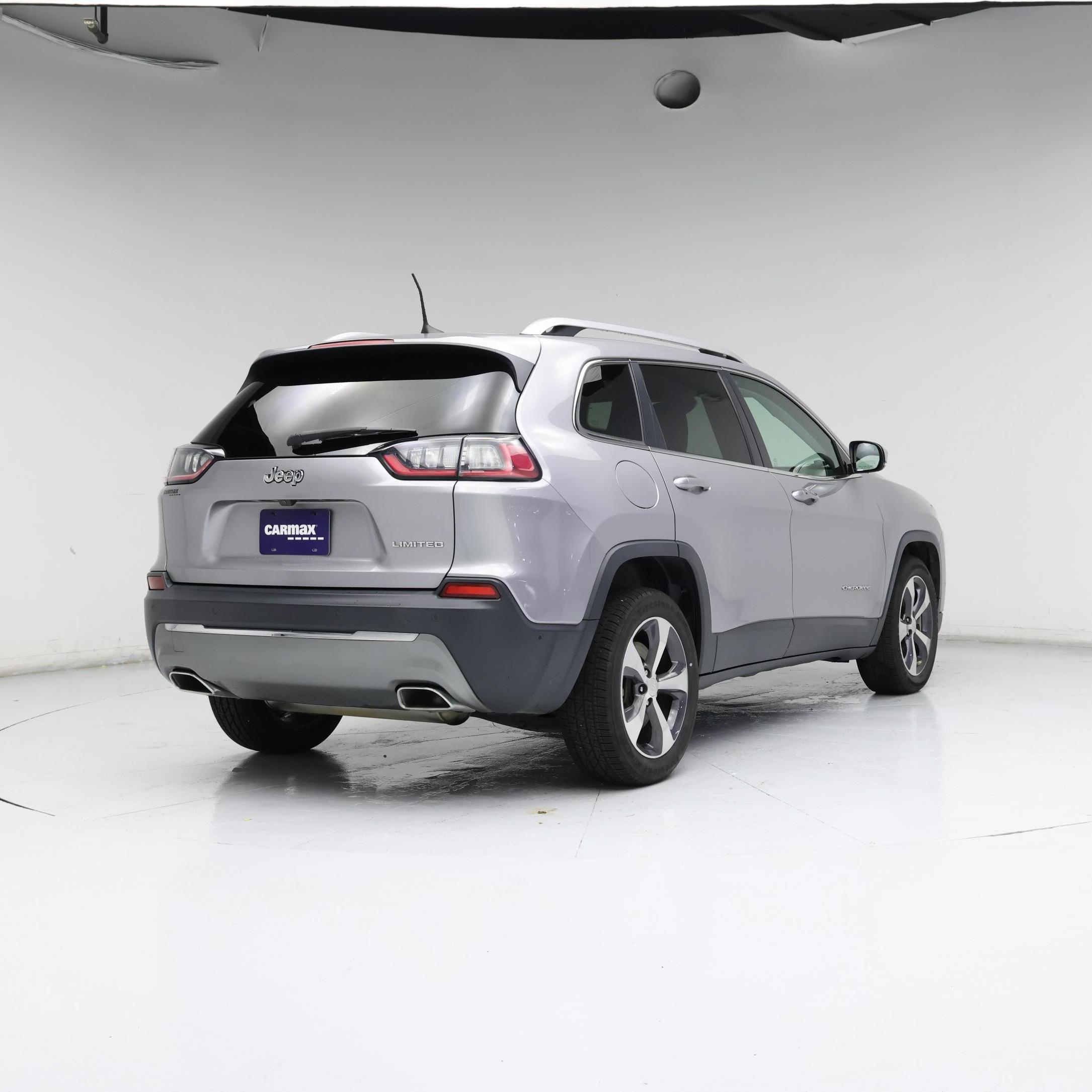 Thumbnail: 2019 Jeep Cherokee - 8