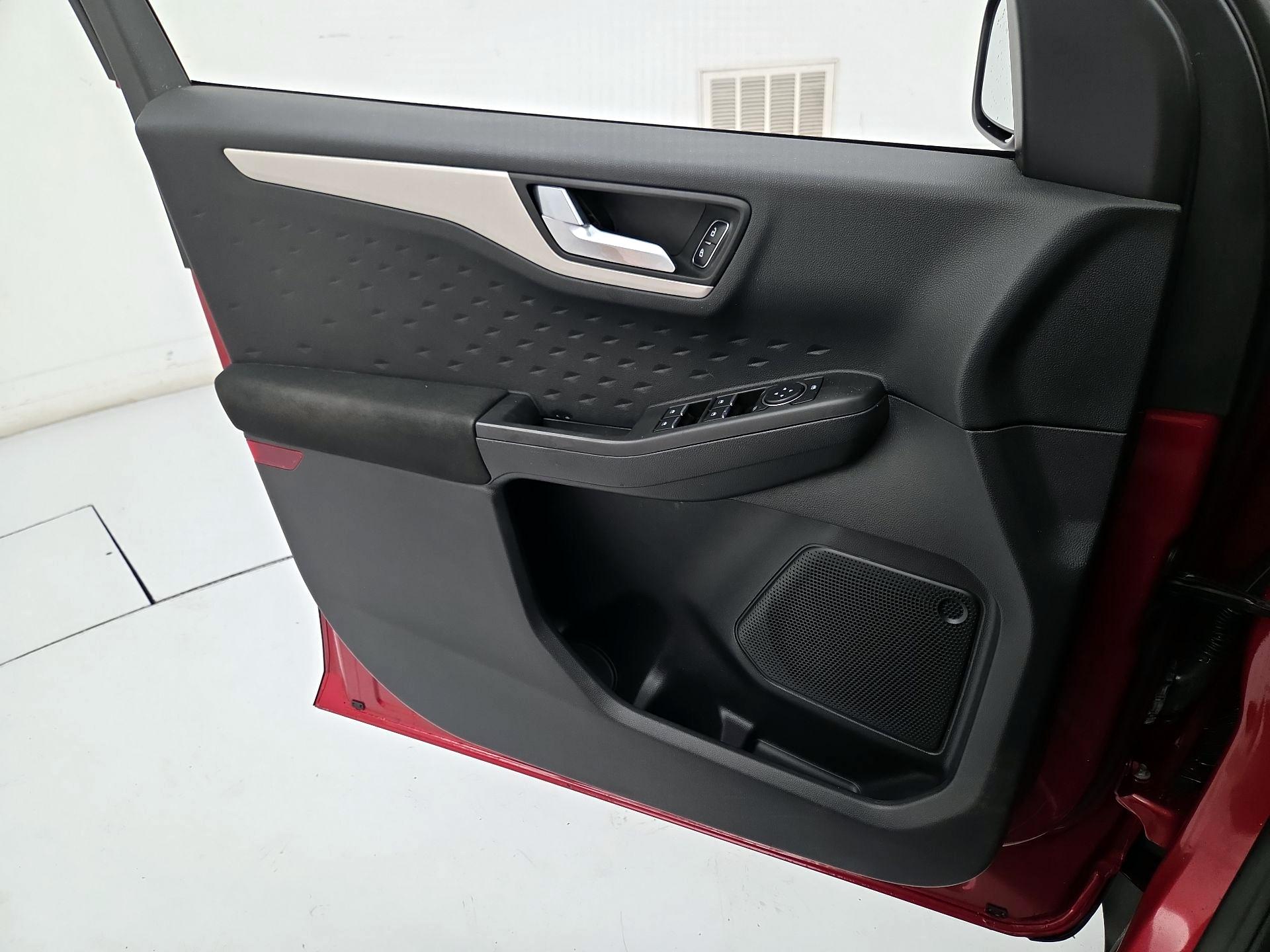 Thumbnail: 2020 Ford Escape - 12