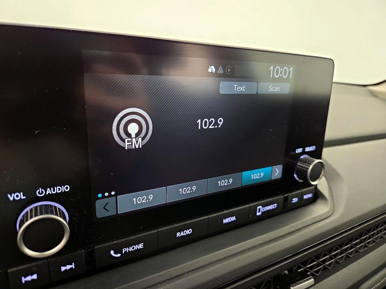 2024 Honda Accord EX - Photo 15