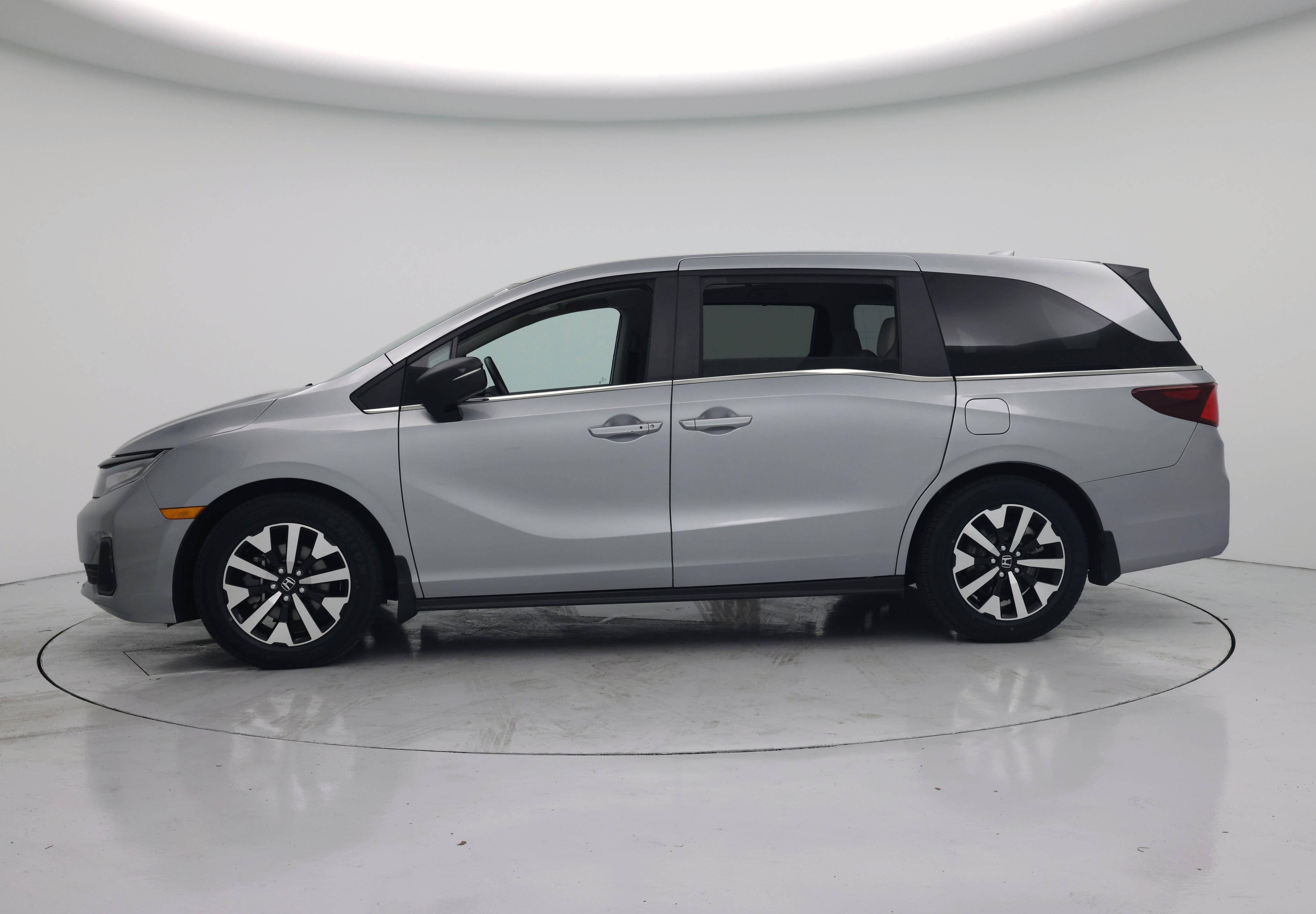 Thumbnail: 2025 Honda Odyssey - 3