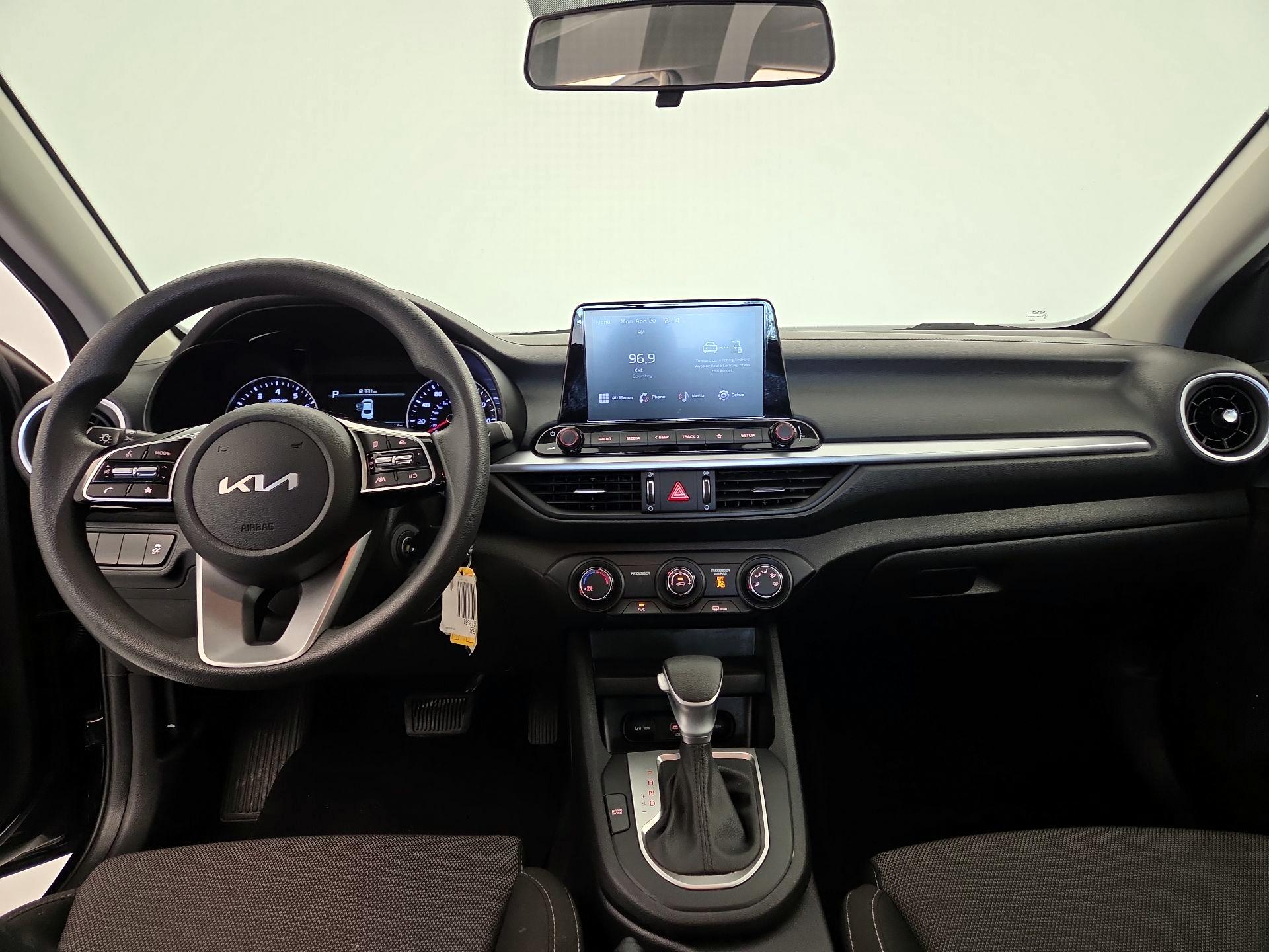 Thumbnail: 2023 Kia Forte - 9
