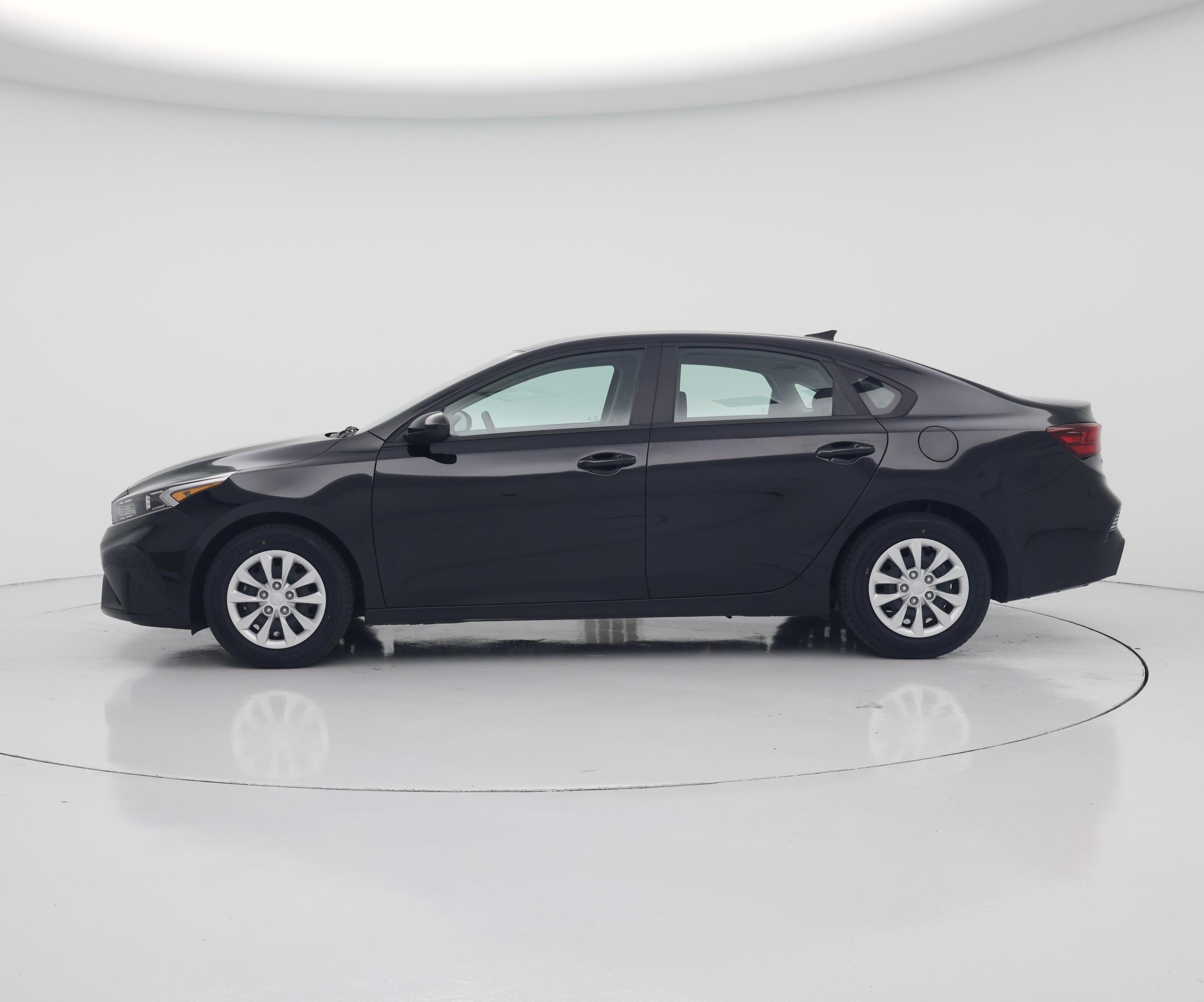 Thumbnail: 2023 Kia Forte - 3