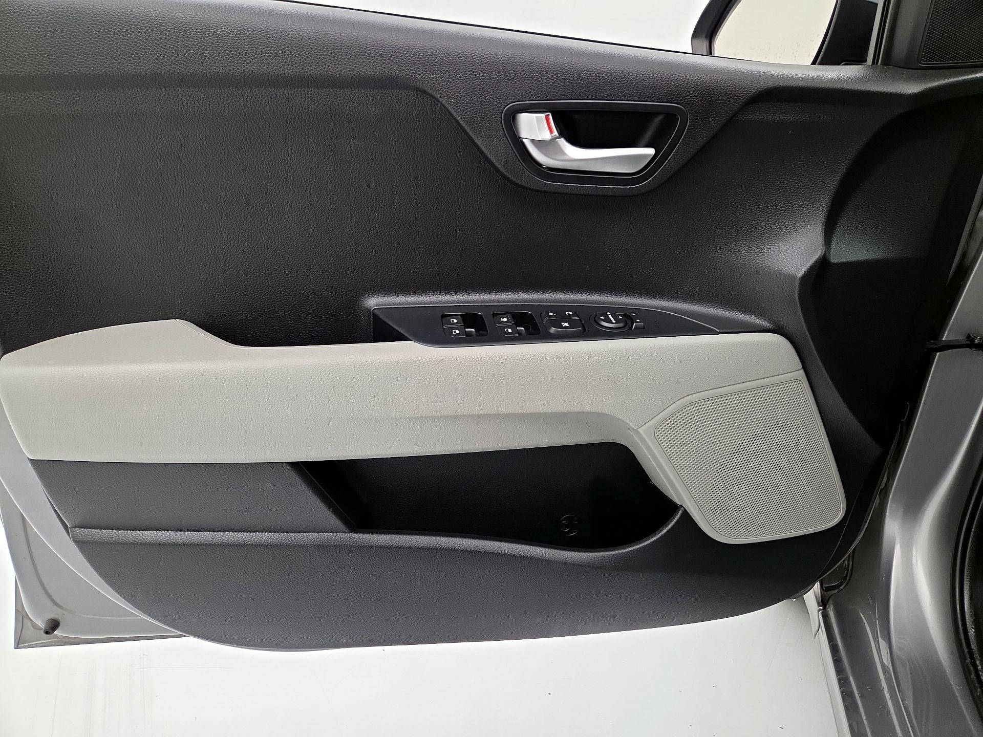 Thumbnail: 2022 Kia Rio - 12