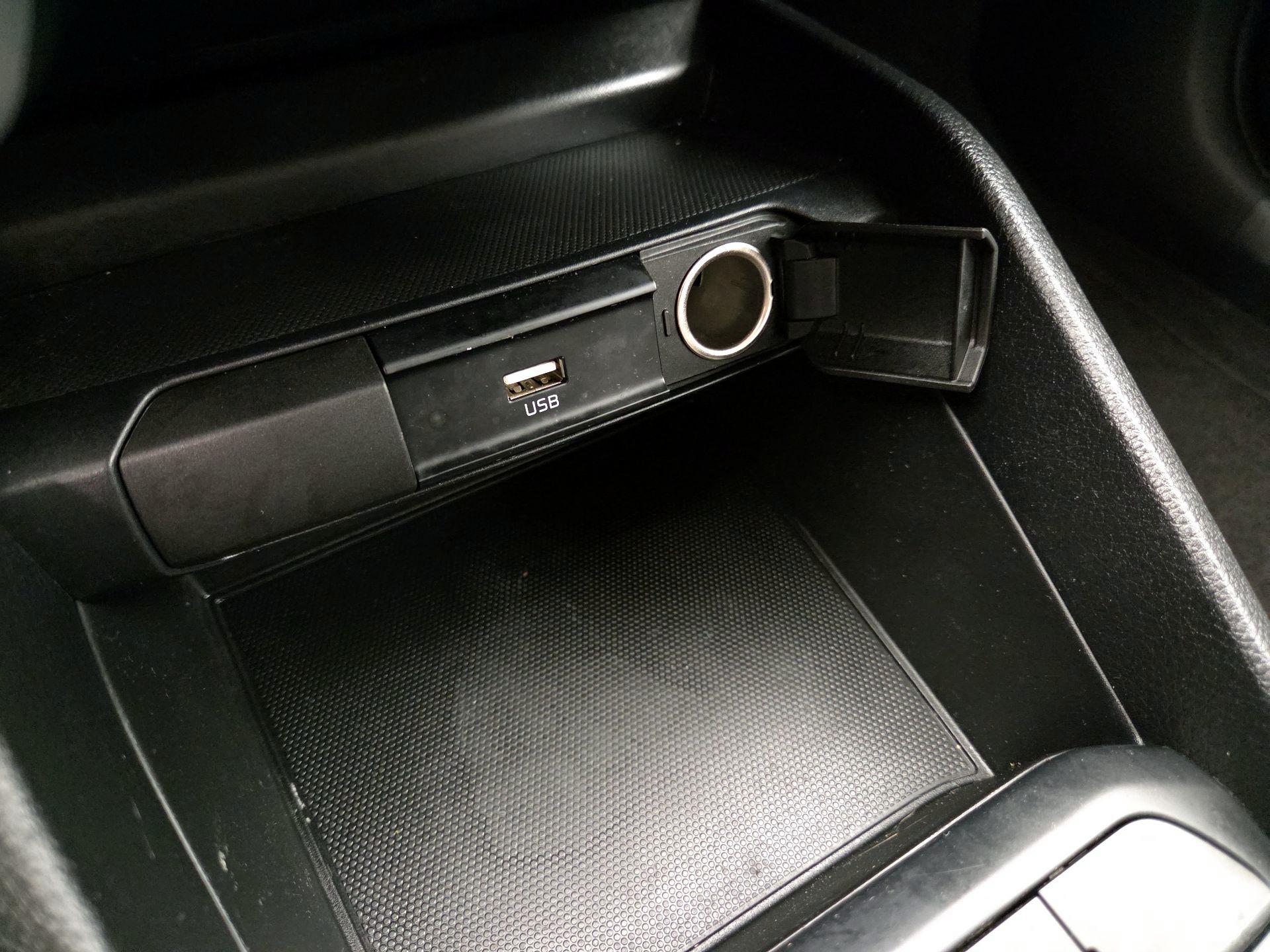 Thumbnail: 2022 Kia Rio - 18