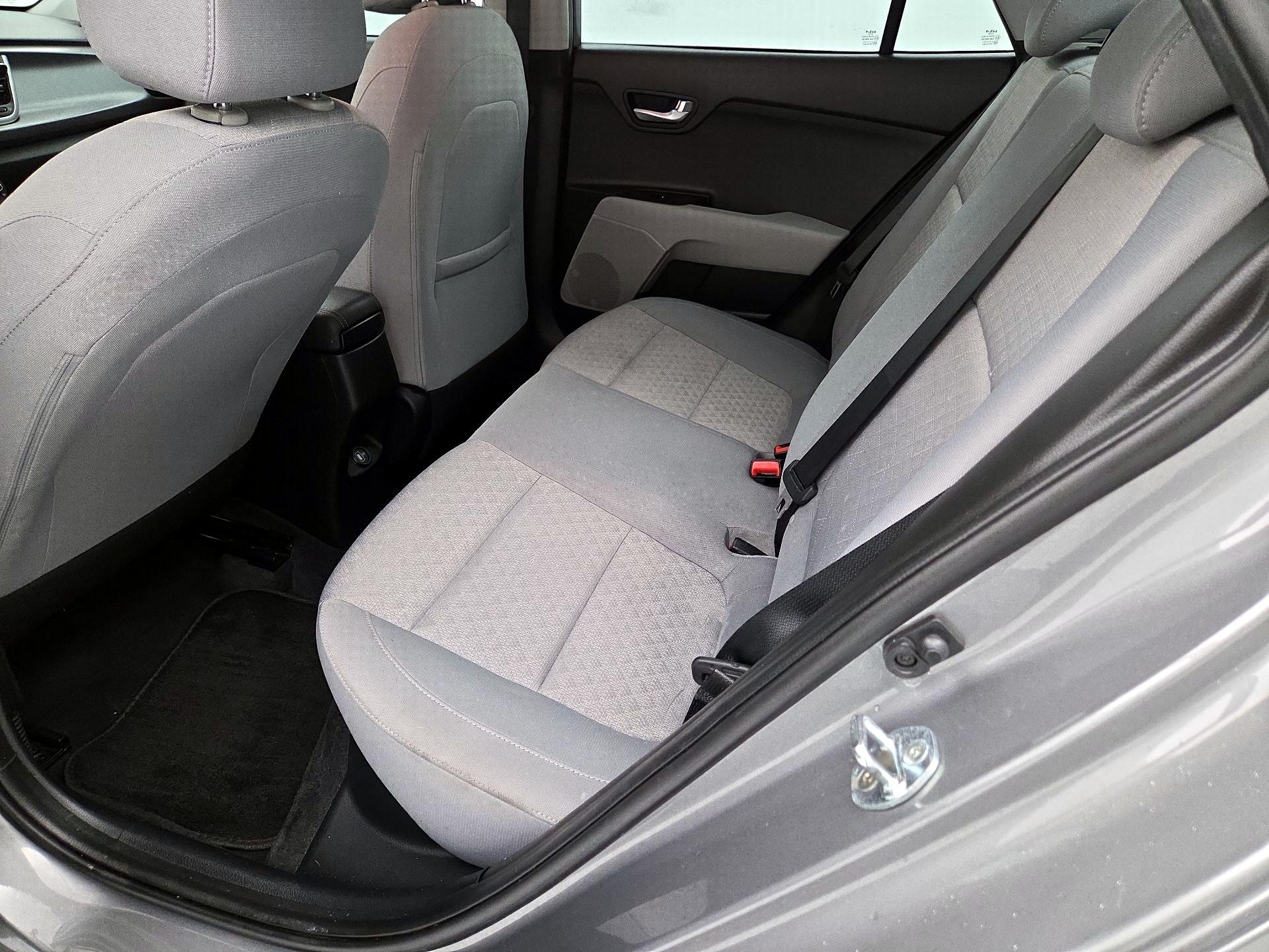 Thumbnail: 2022 Kia Rio - 19