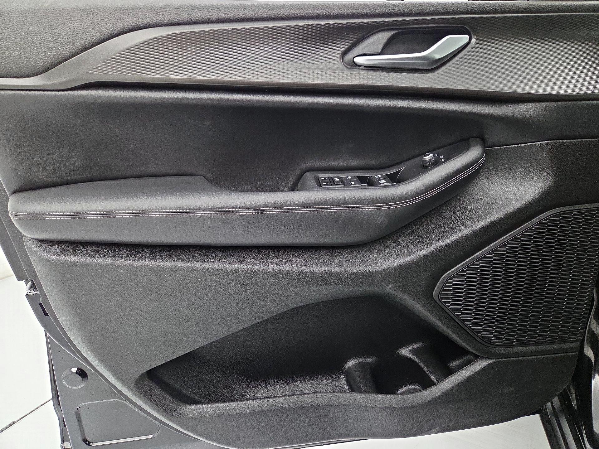 Thumbnail: 2023 Jeep Grand Cherokee - 12