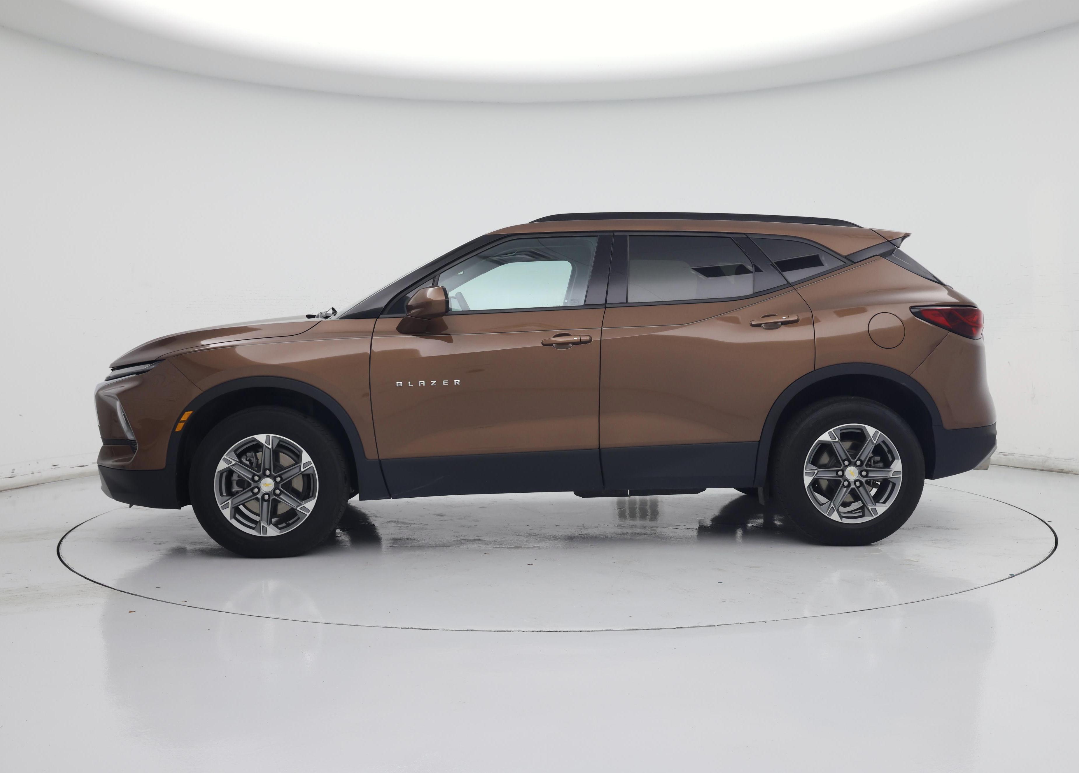 Thumbnail: 2023 Chevrolet Blazer - 3