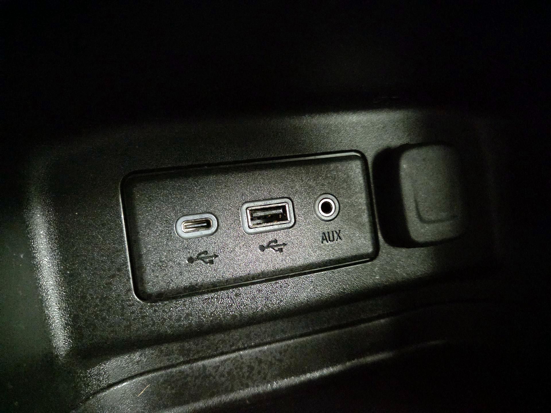 Thumbnail: 2022 Chevrolet Equinox - 18