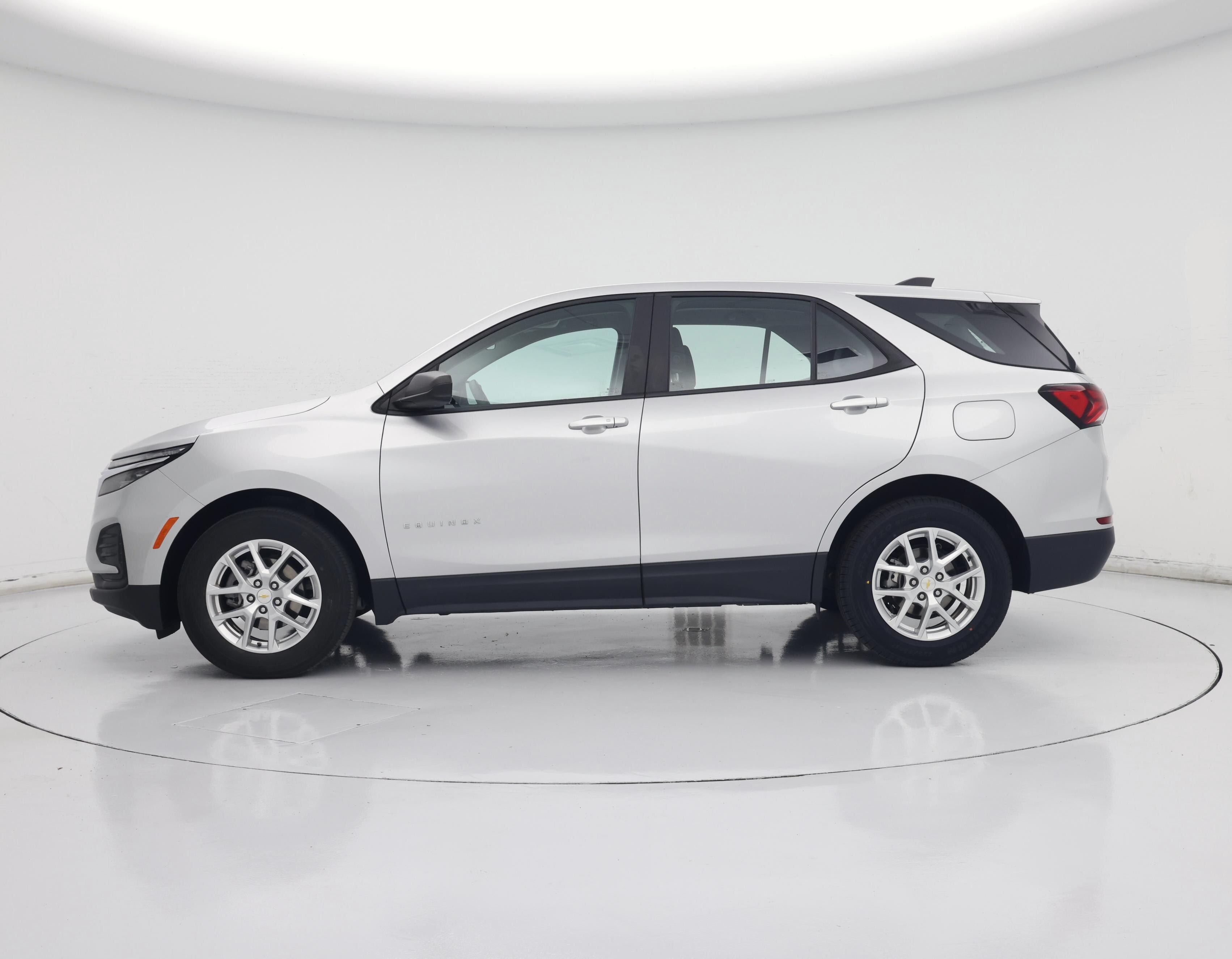 Thumbnail: 2022 Chevrolet Equinox - 3