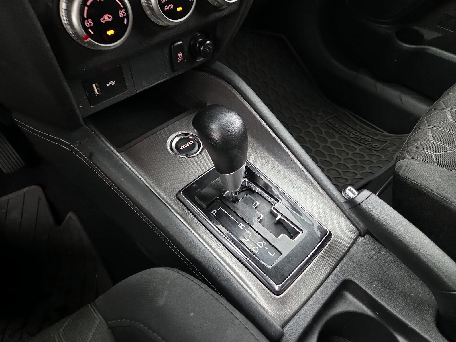 2024 Mitsubishi Outlander Sport ES - Photo 18