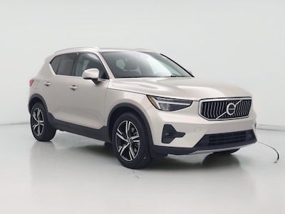 2023 Volvo XC40 B5 Plus Bright Theme