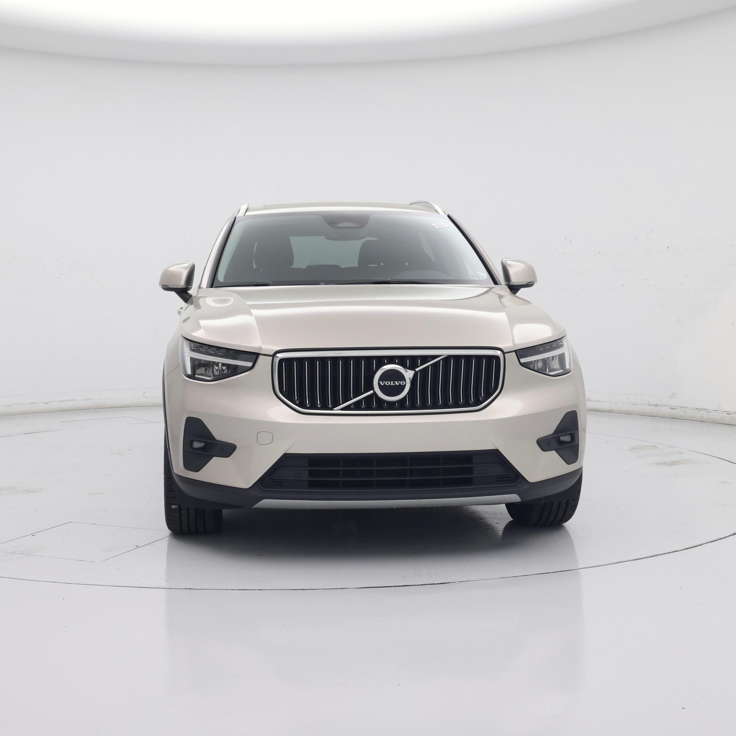 Thumbnail: 2023 Volvo XC40 - 5