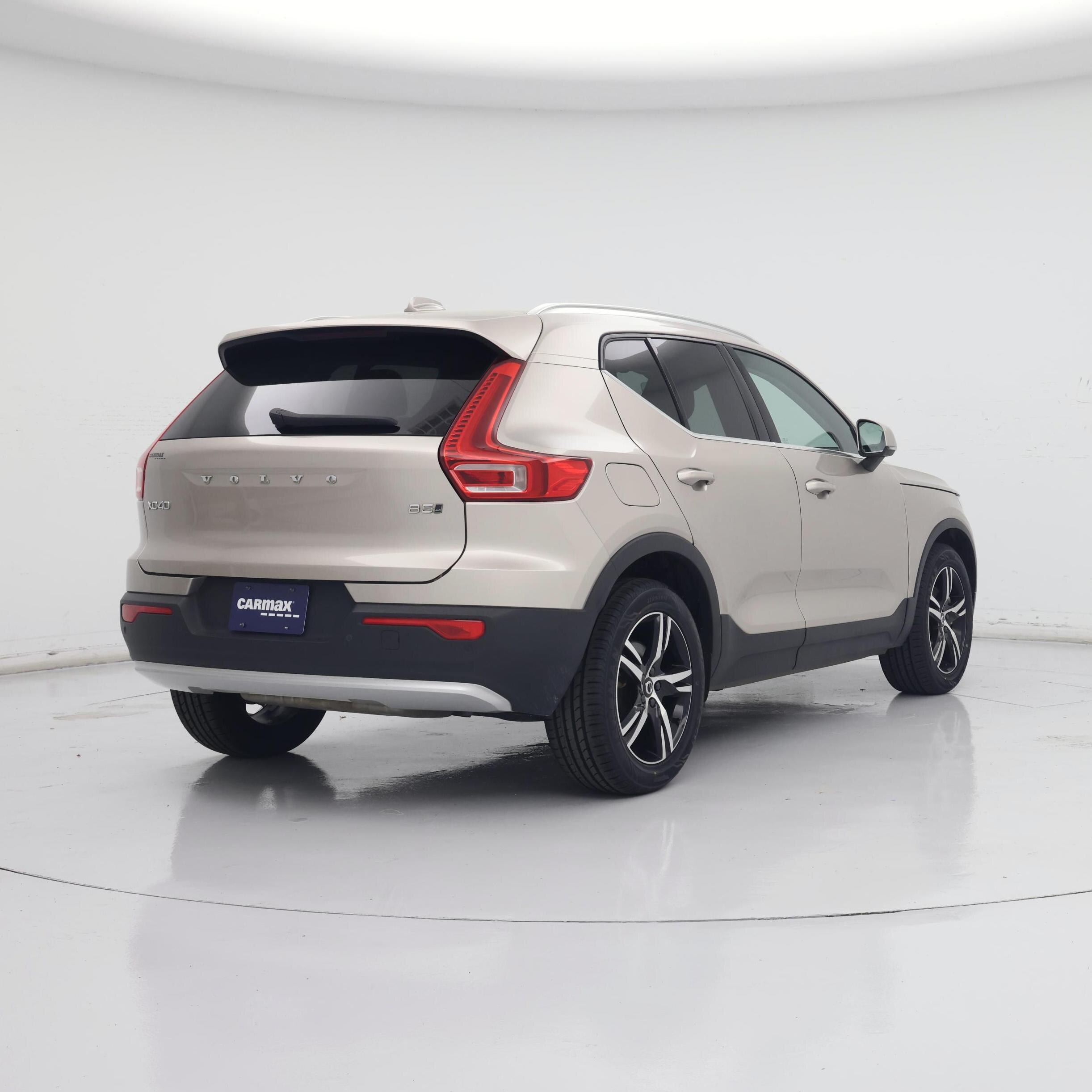 Thumbnail: 2023 Volvo XC40 - 8