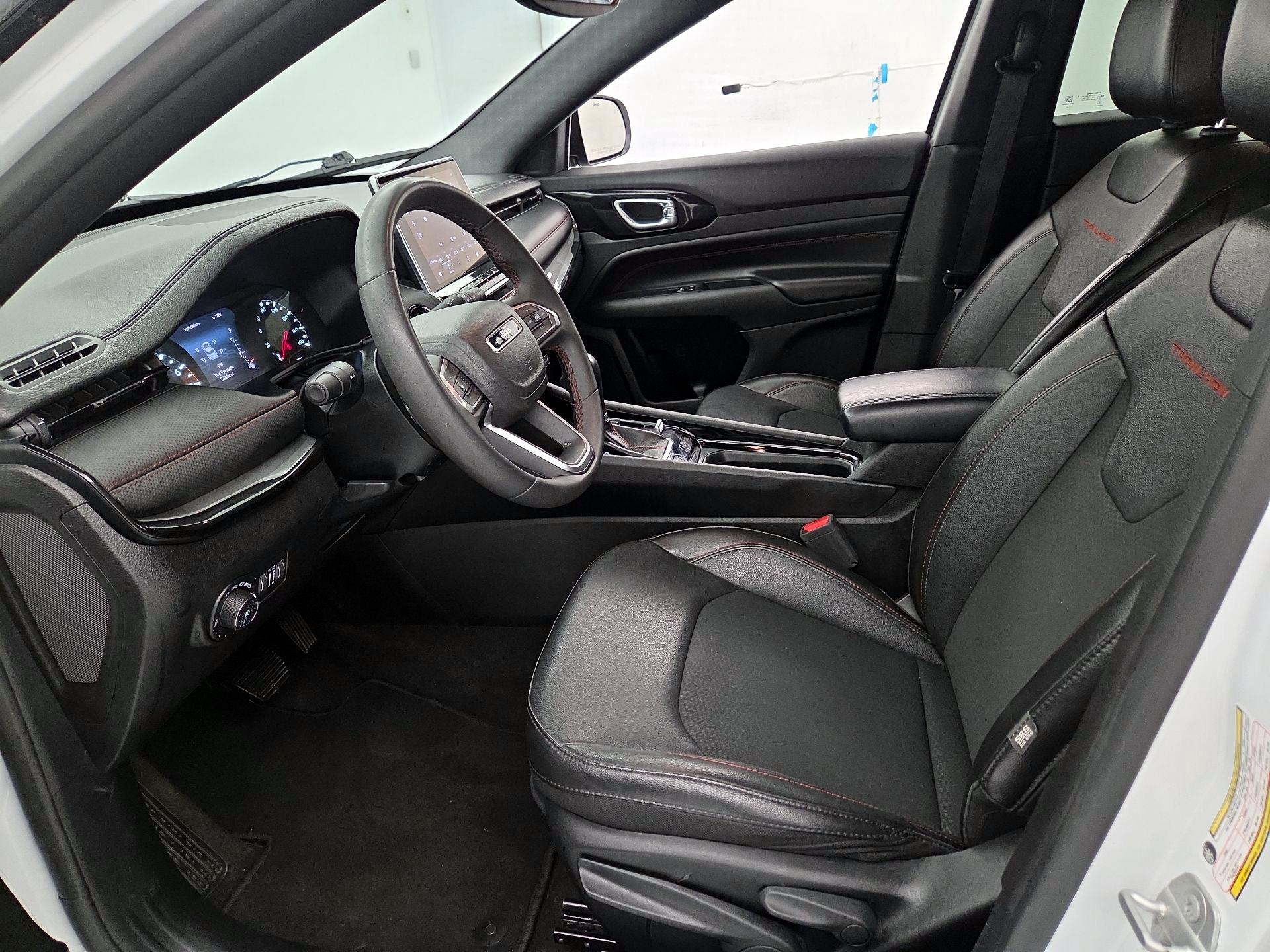 Thumbnail: 2023 Jeep Compass - 11