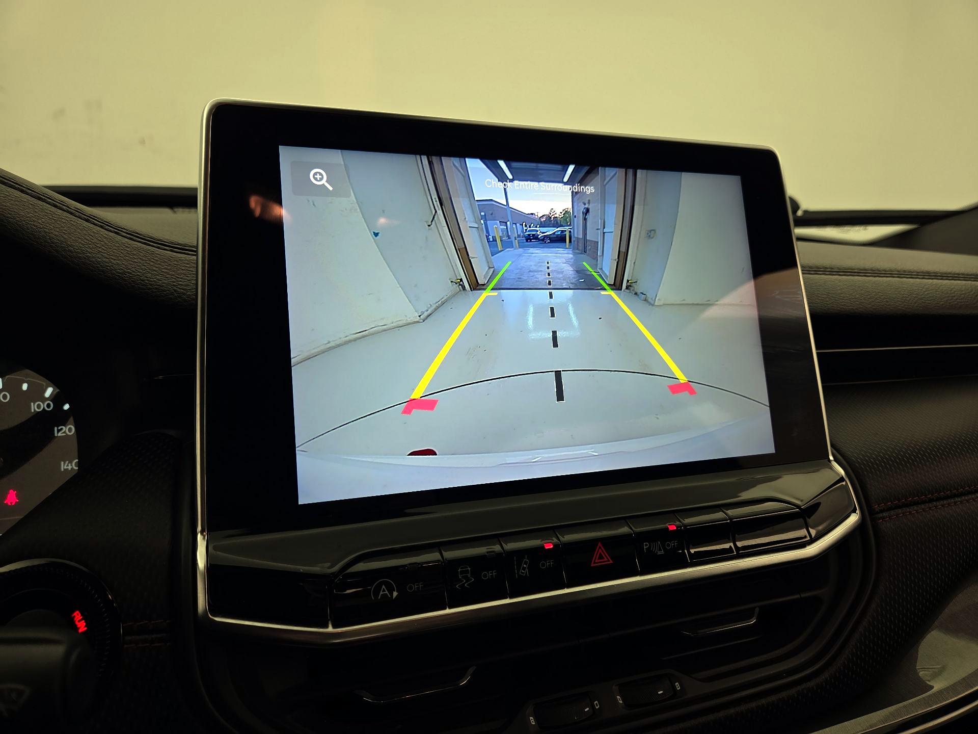 Thumbnail: 2023 Jeep Compass - 14