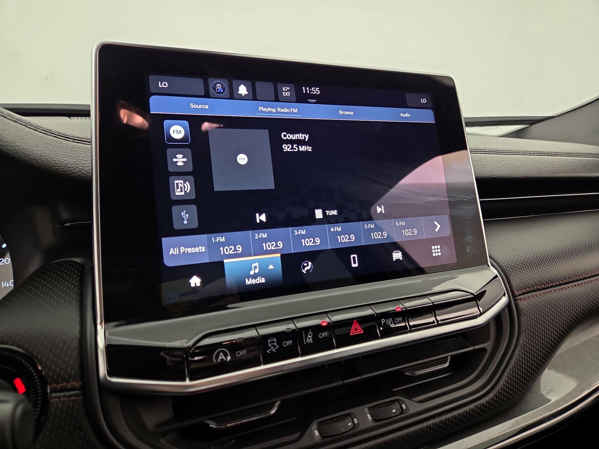 Thumbnail: 2023 Jeep Compass - 15