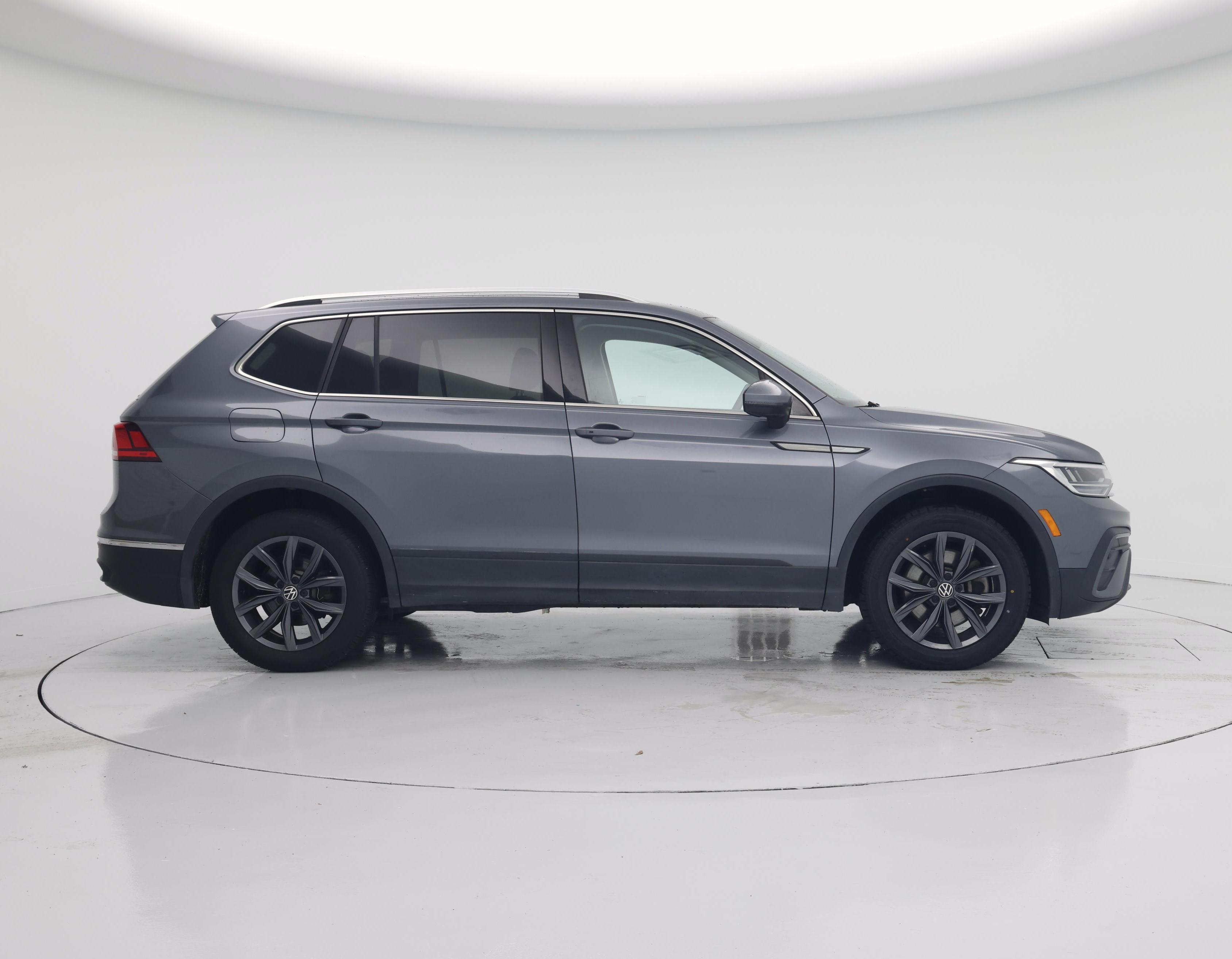 Thumbnail: 2022 Volkswagen Tiguan - 7