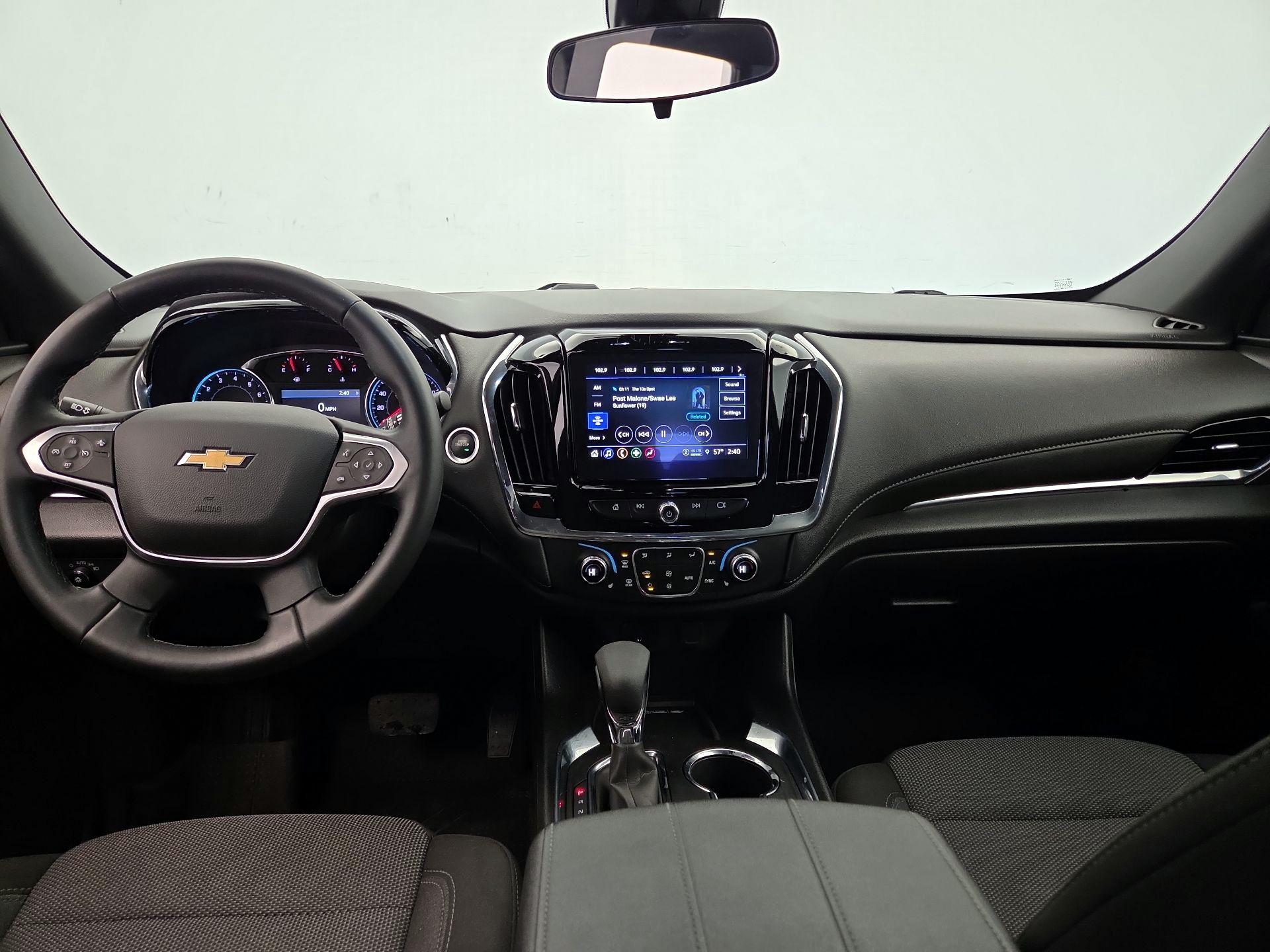 Thumbnail: 2023 Chevrolet Traverse - 9