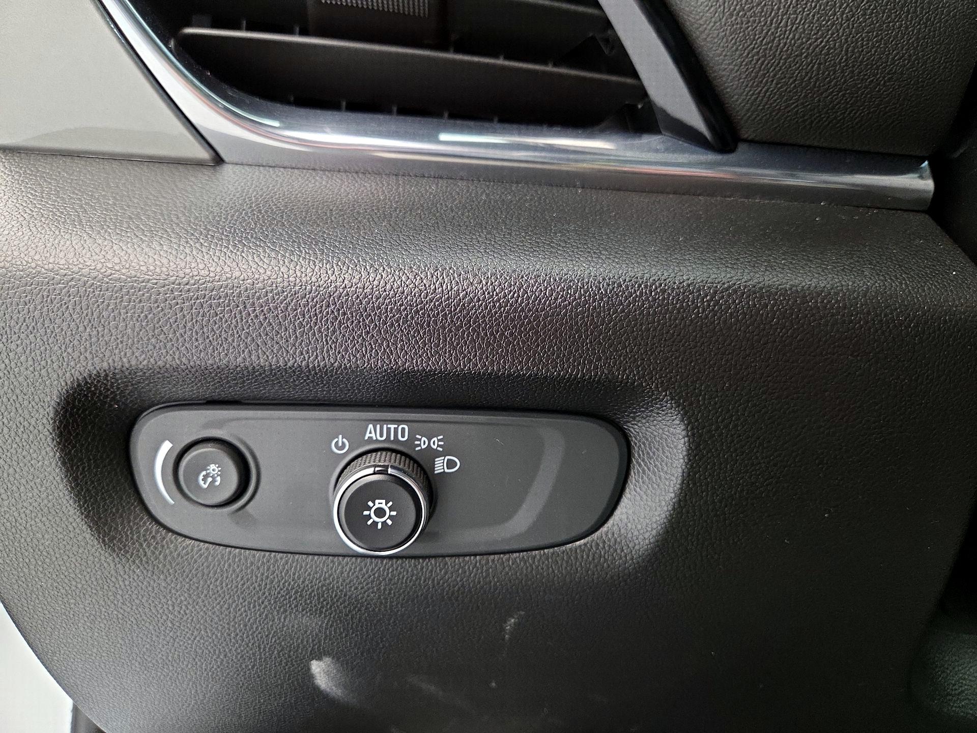 Thumbnail: 2023 Chevrolet Traverse - 13