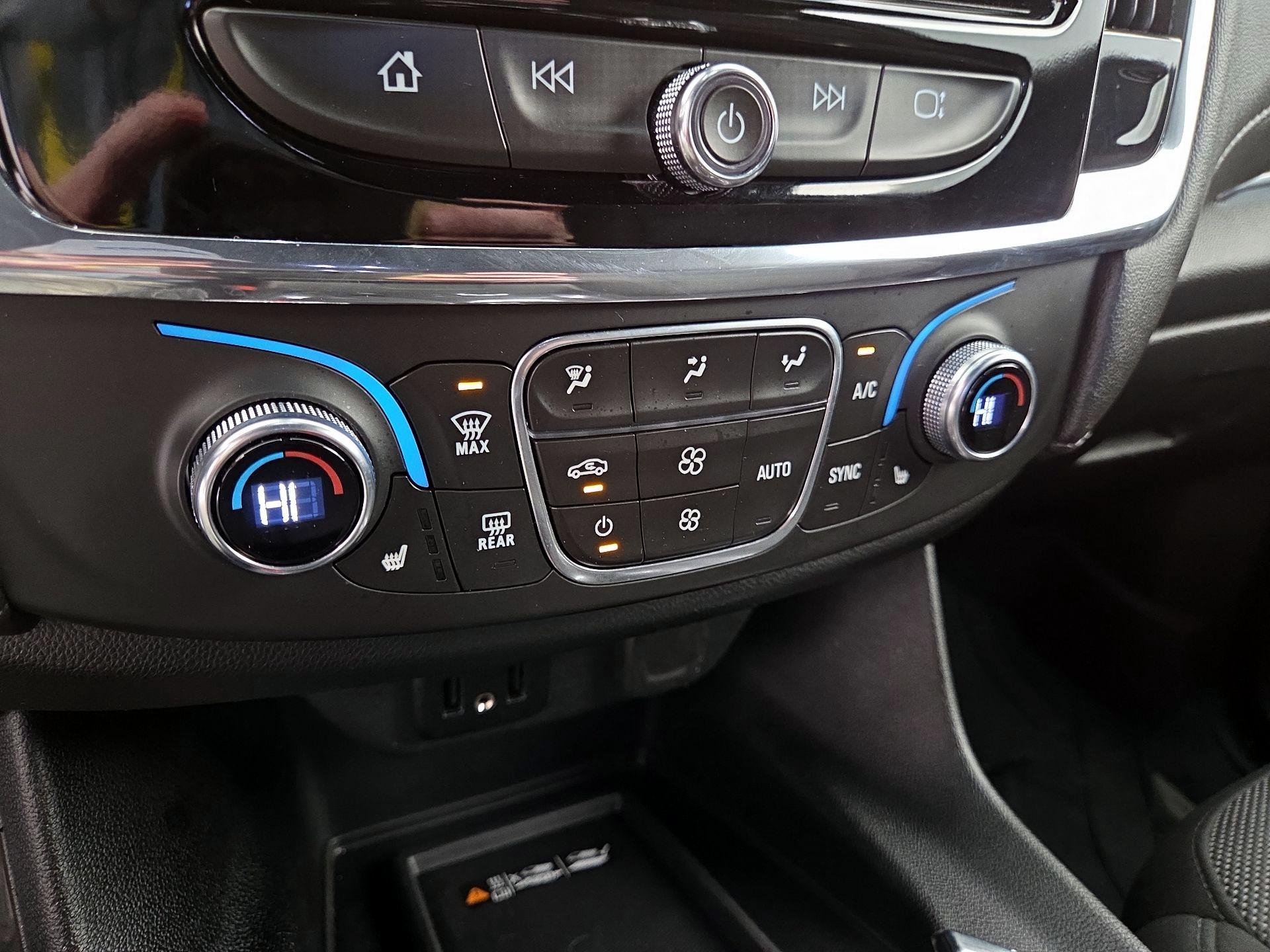 Thumbnail: 2023 Chevrolet Traverse - 16