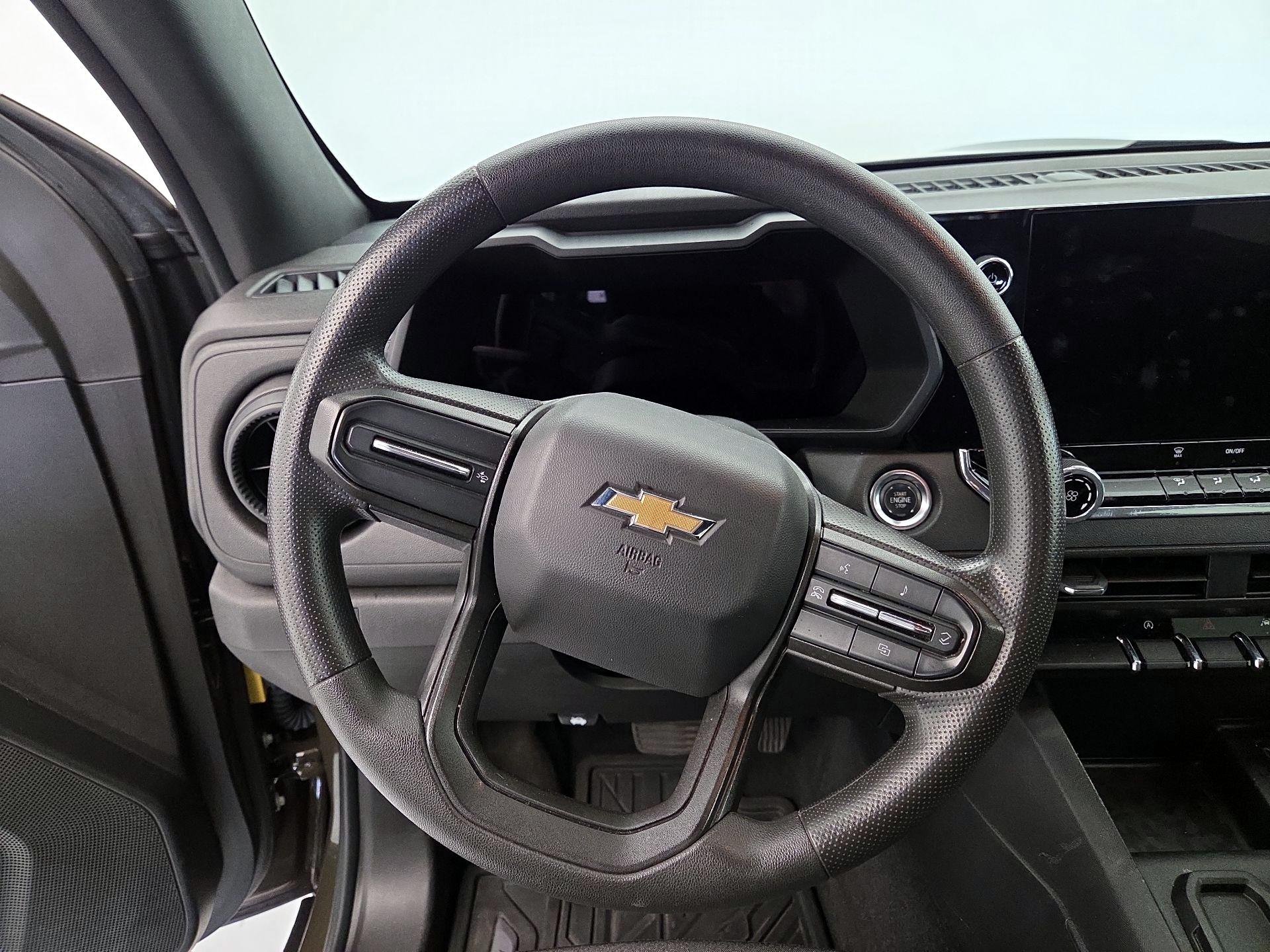 Thumbnail: 2024 Chevrolet Colorado - 10