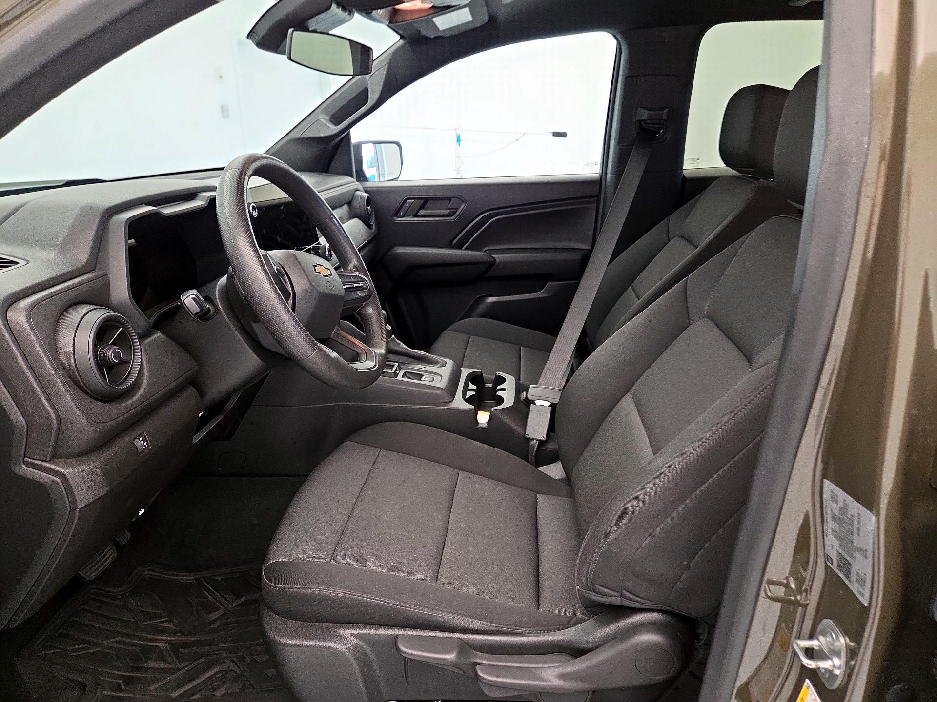 Thumbnail: 2024 Chevrolet Colorado - 11