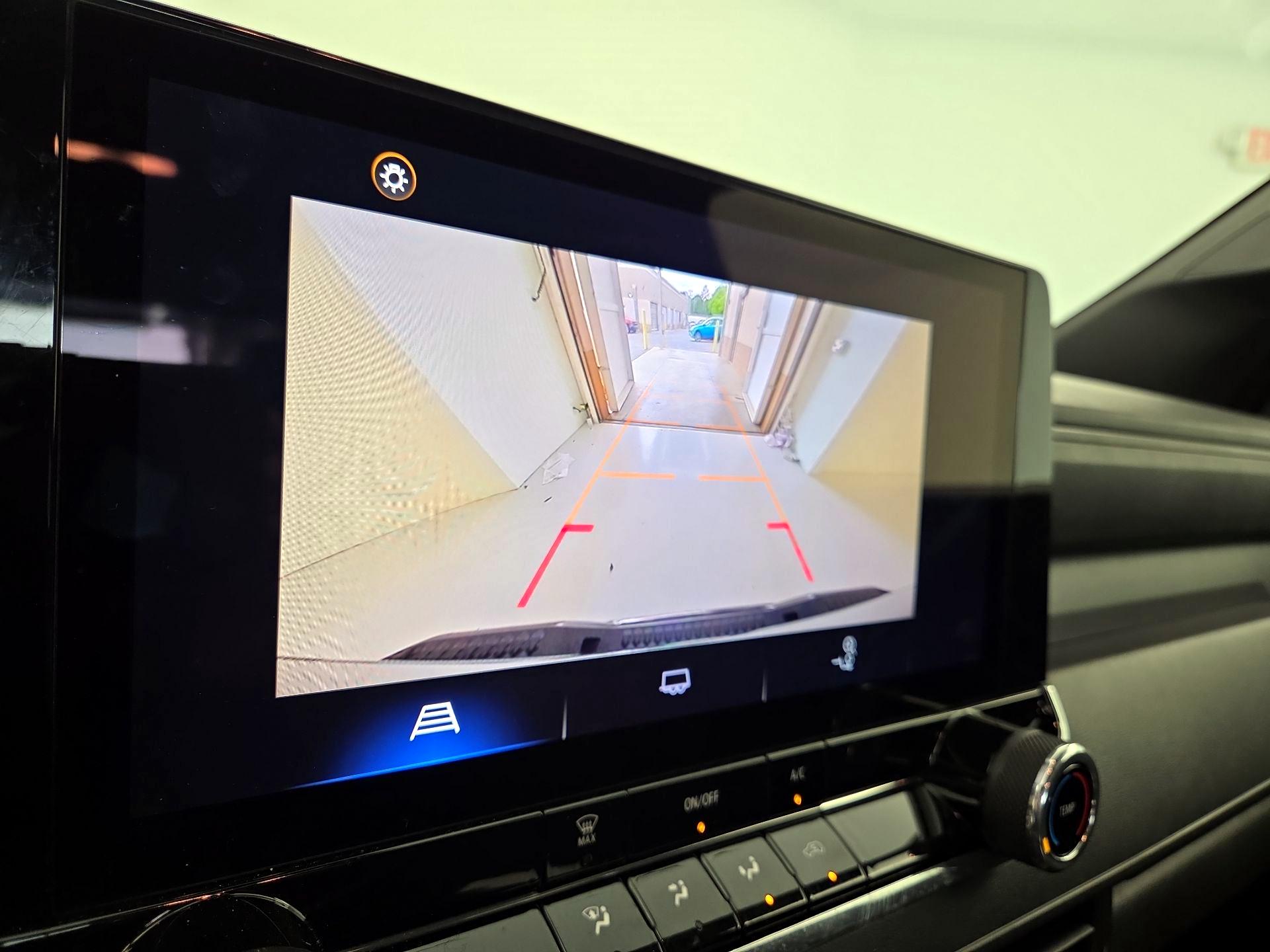 Thumbnail: 2024 Chevrolet Colorado - 13