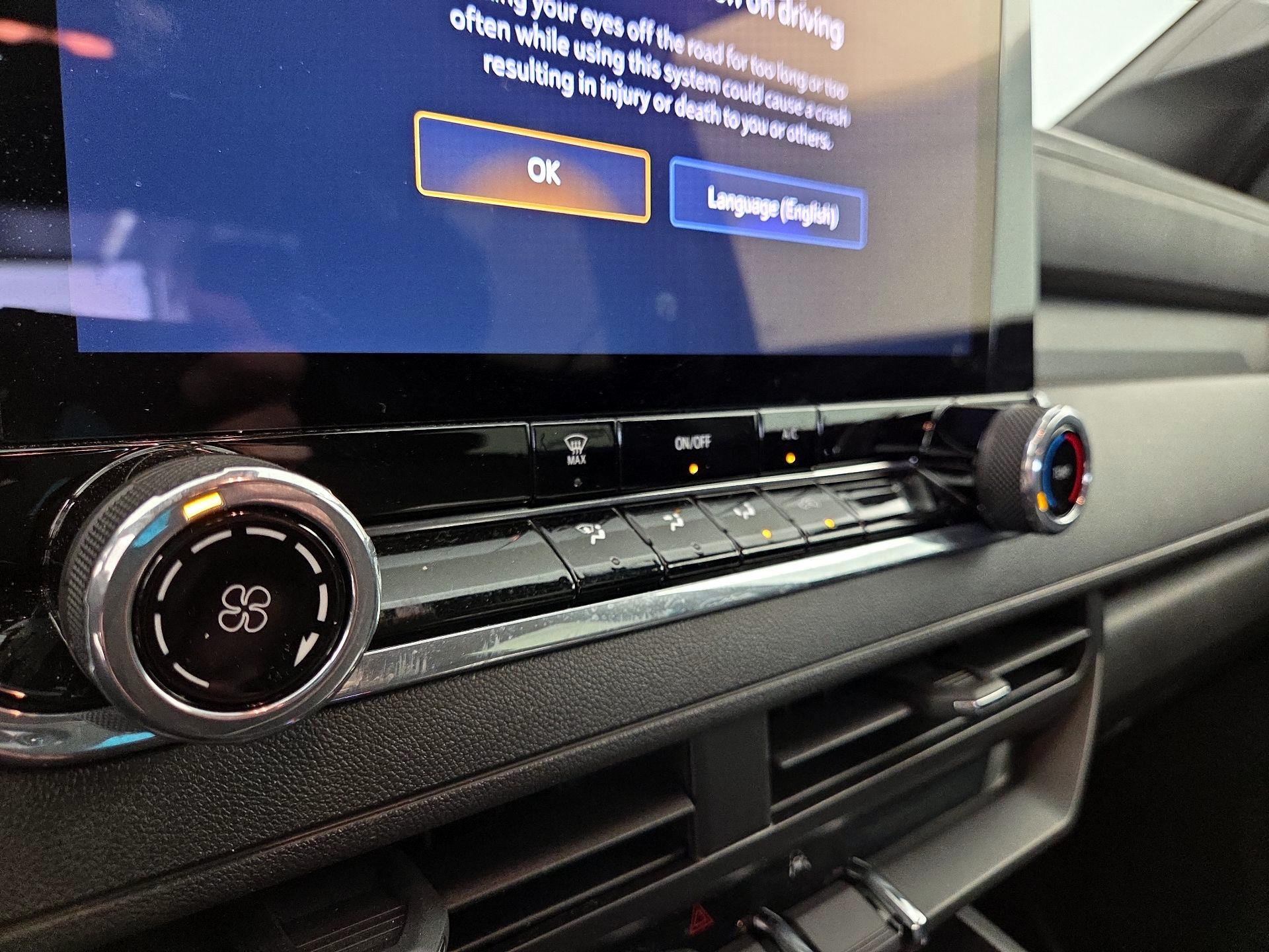 Thumbnail: 2024 Chevrolet Colorado - 15