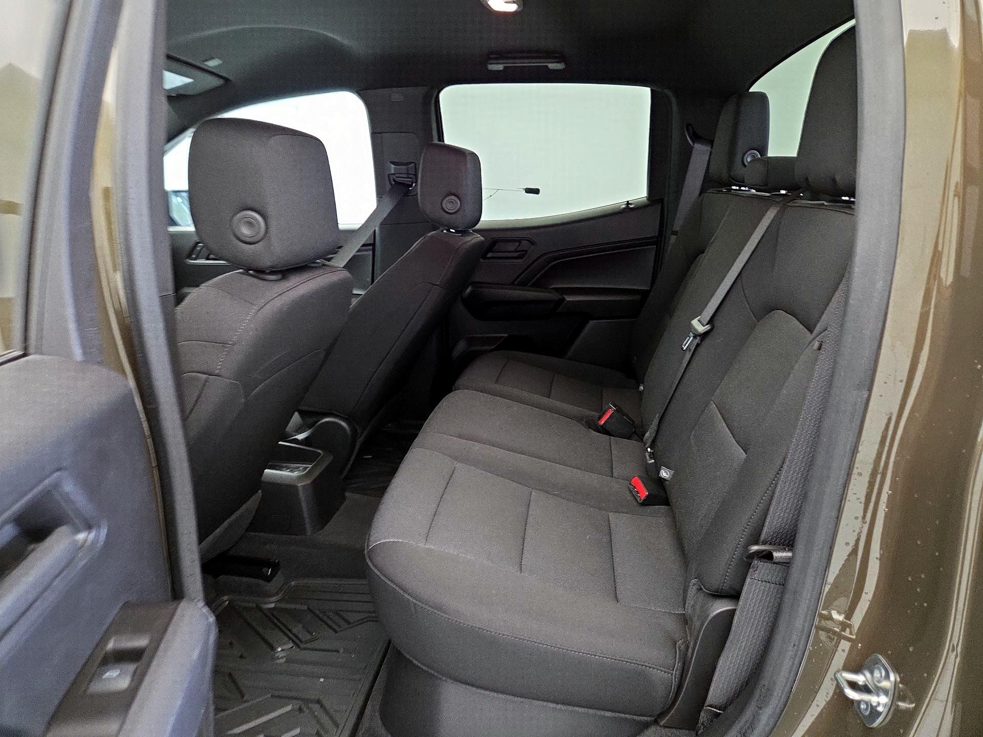 Thumbnail: 2024 Chevrolet Colorado - 18