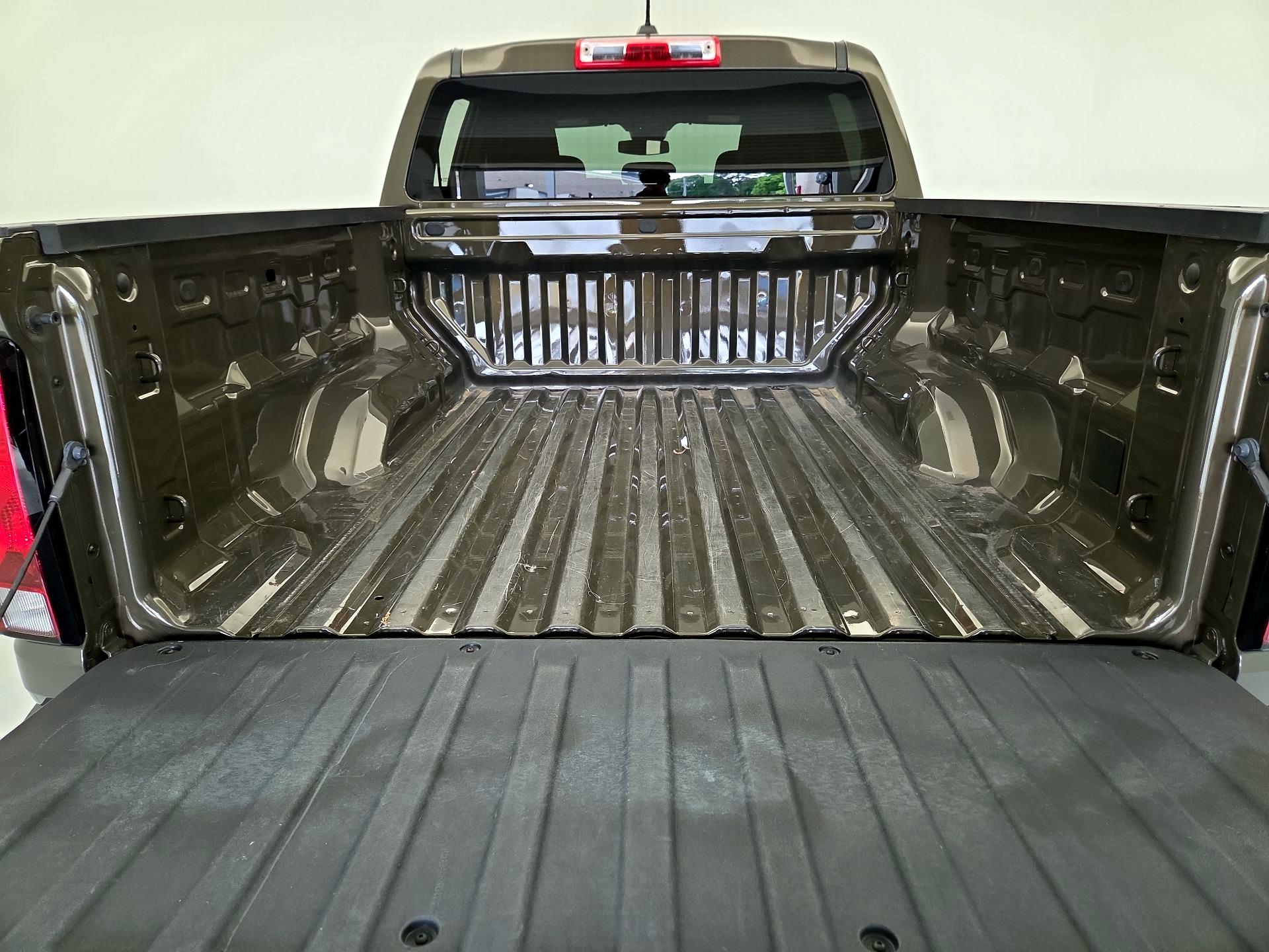 Thumbnail: 2024 Chevrolet Colorado - 19